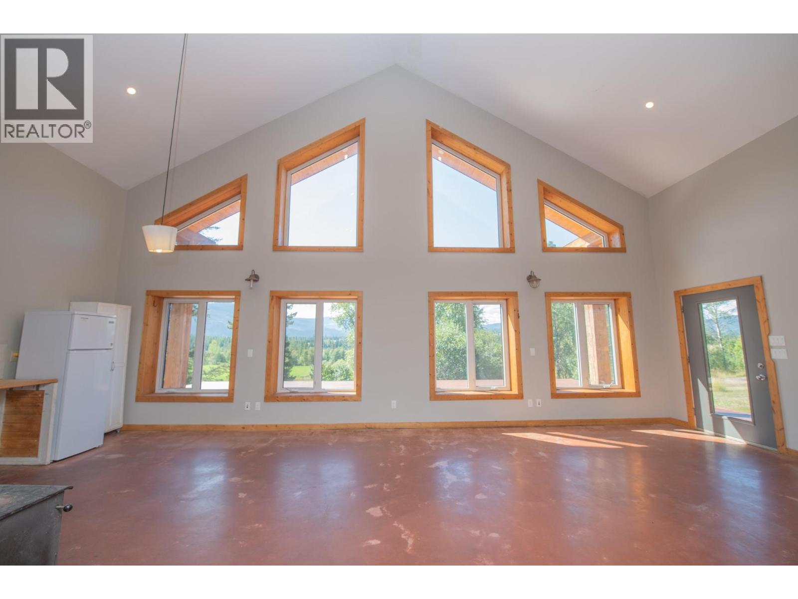 263 Albers Road, Lumby, British Columbia  V0E 2G5 - Photo 5 - 10384794