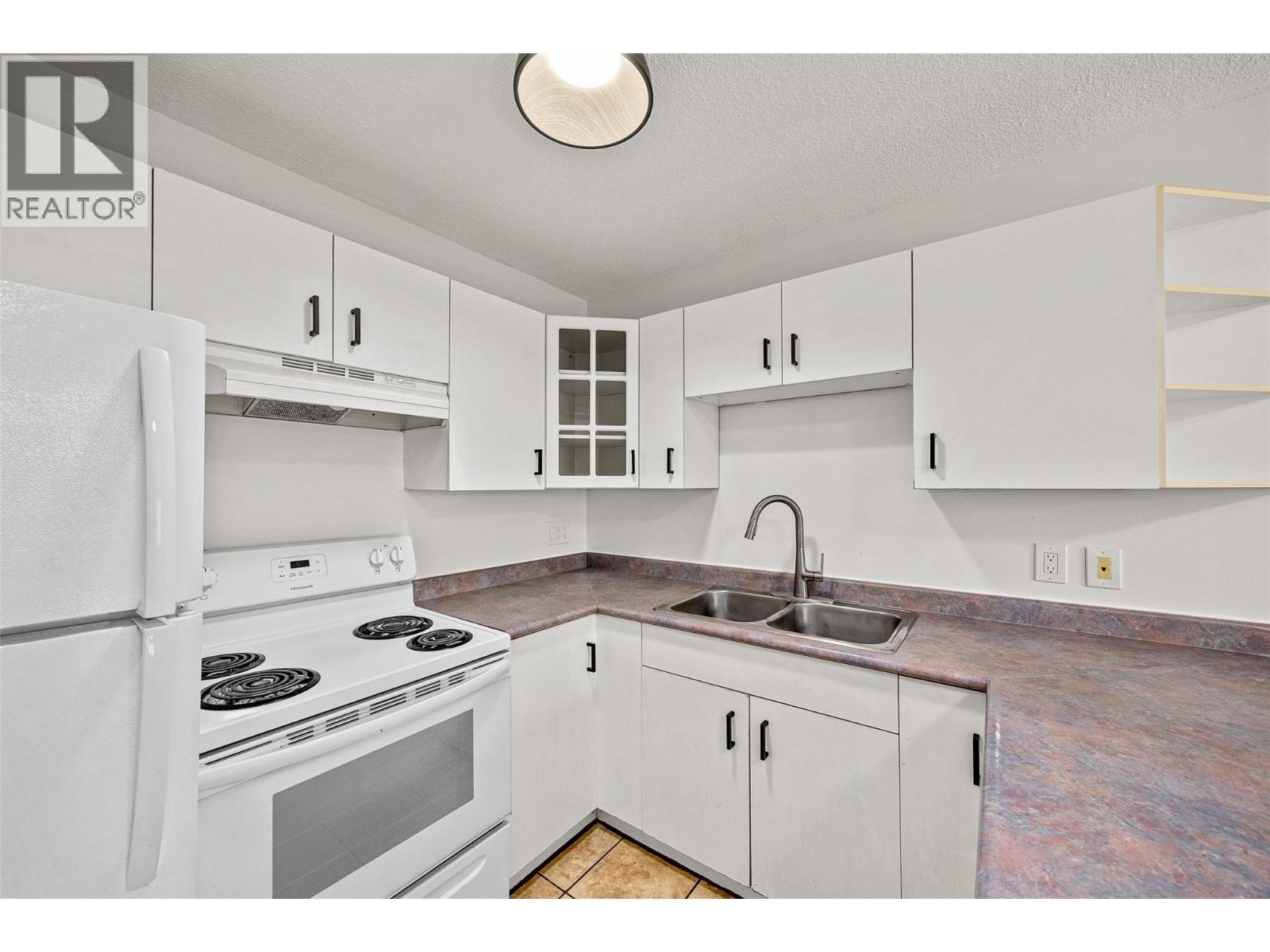 1441 Inkar Road, Kelowna, British Columbia  V1Y 8J1 - Photo 33 - 10383851