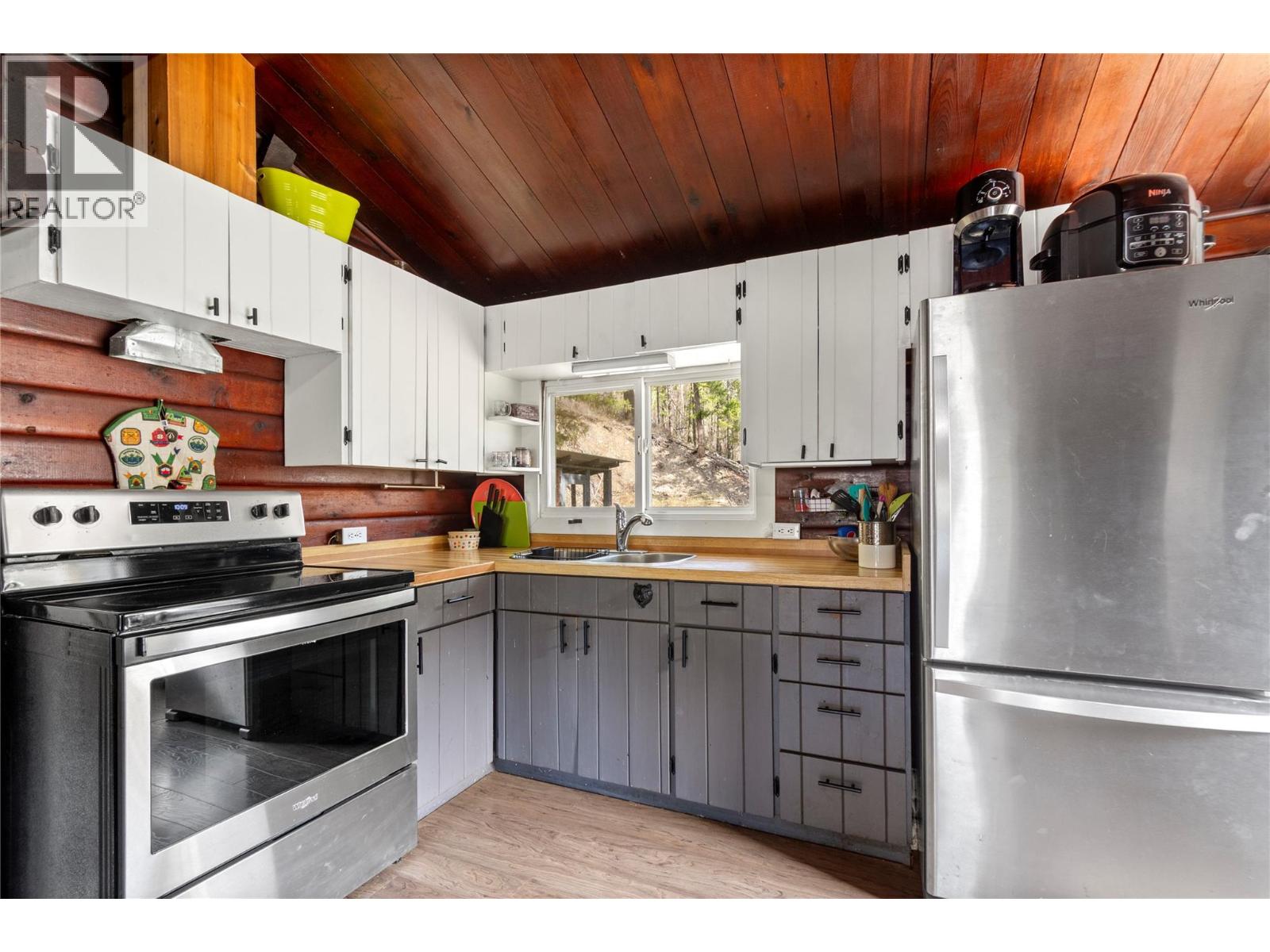 3802 Coalmont Road, Tulameen, British Columbia  V0X 1W0 - Photo 4 - 10377493
