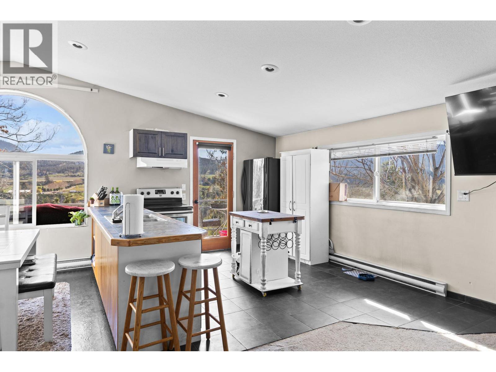 3547 Bemrose Road, Kelowna, British Columbia  V1W 4G8 - Photo 45 - 10383959