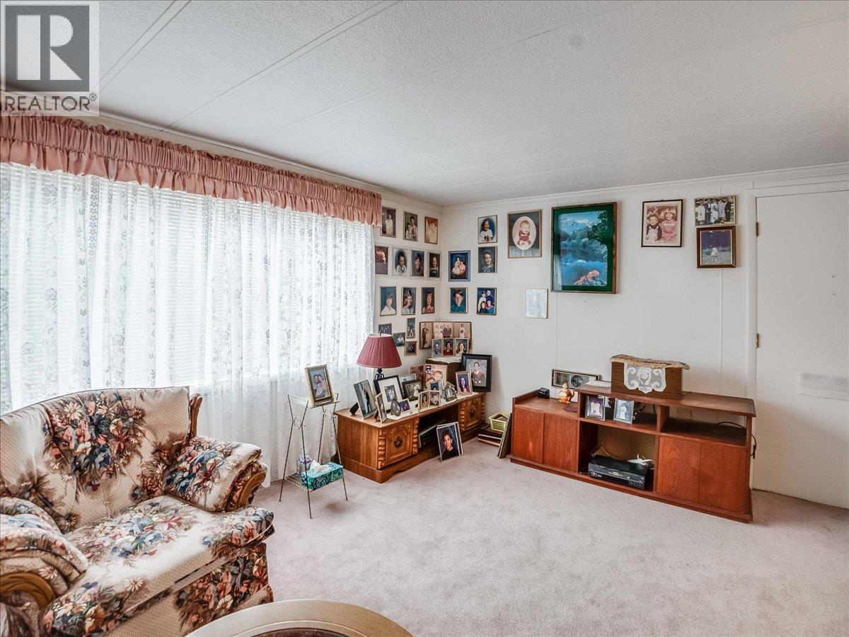 637 9th Avenue, Castlegar, British Columbia  V1N 1M5 - Photo 10 - 10384840