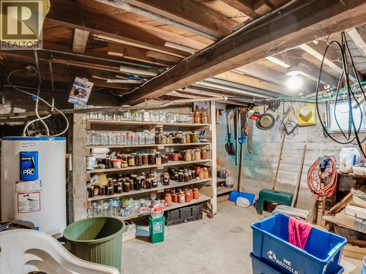 637 9th Avenue, Castlegar, British Columbia  V1N 1M5 - Photo 23 - 10384840