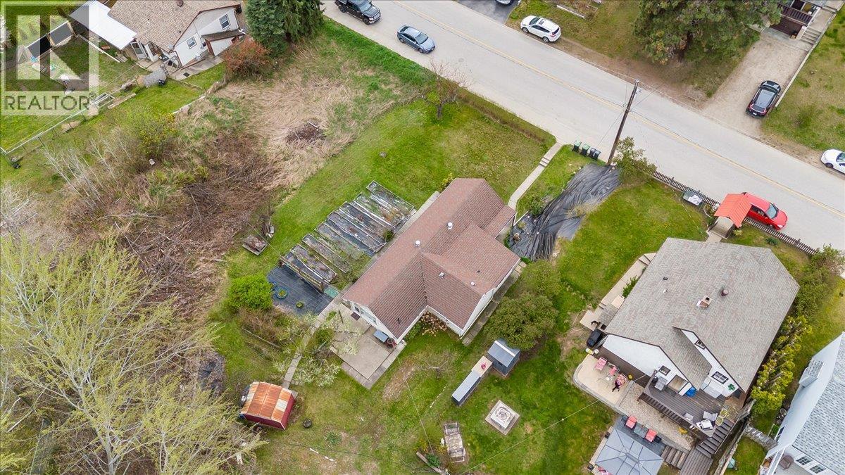 637 9th Avenue, Castlegar, British Columbia  V1N 1M5 - Photo 5 - 10384840
