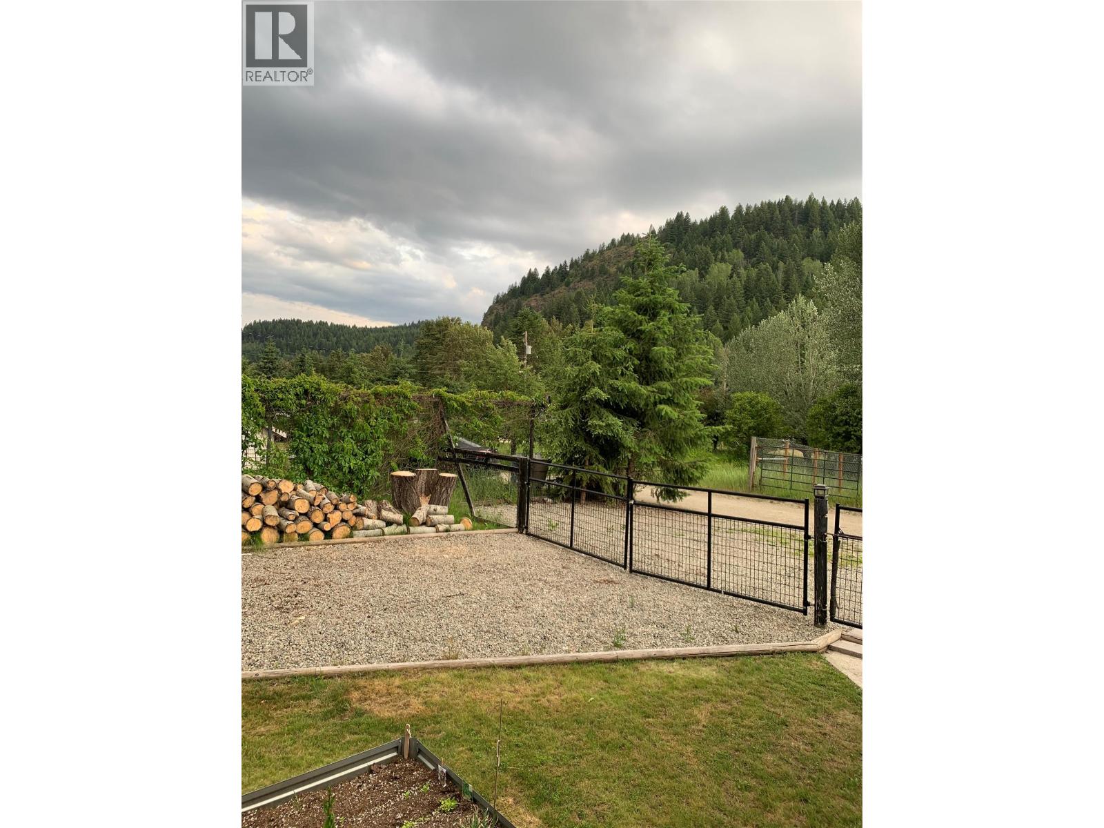 570 Nickel Lane, Greenwood, British Columbia  V0H 1J0 - Photo 2 - 10384662