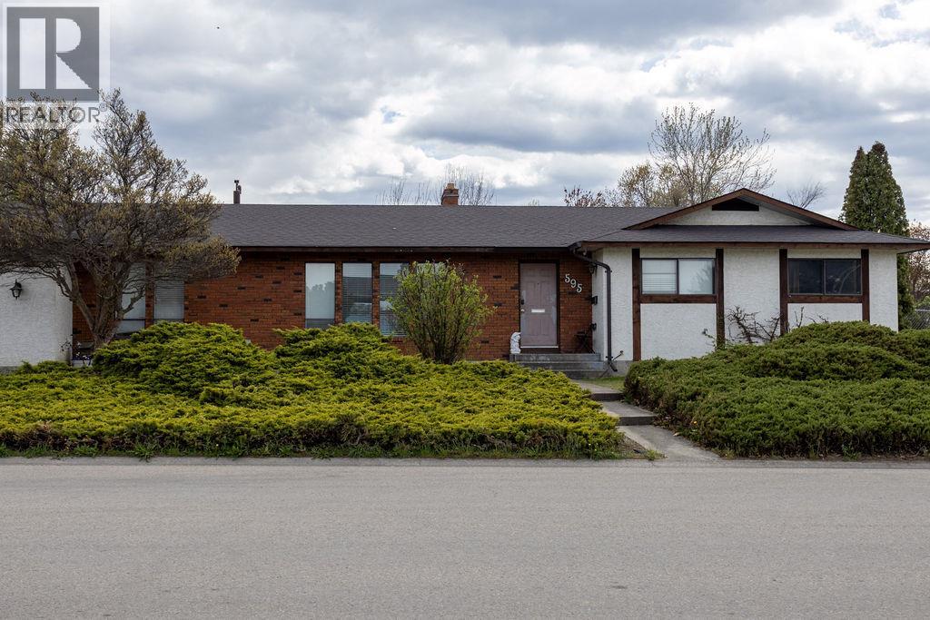595 Mcwilliams Road, Kelowna, British Columbia  V1X 7M2 - Photo 1 - 10384569