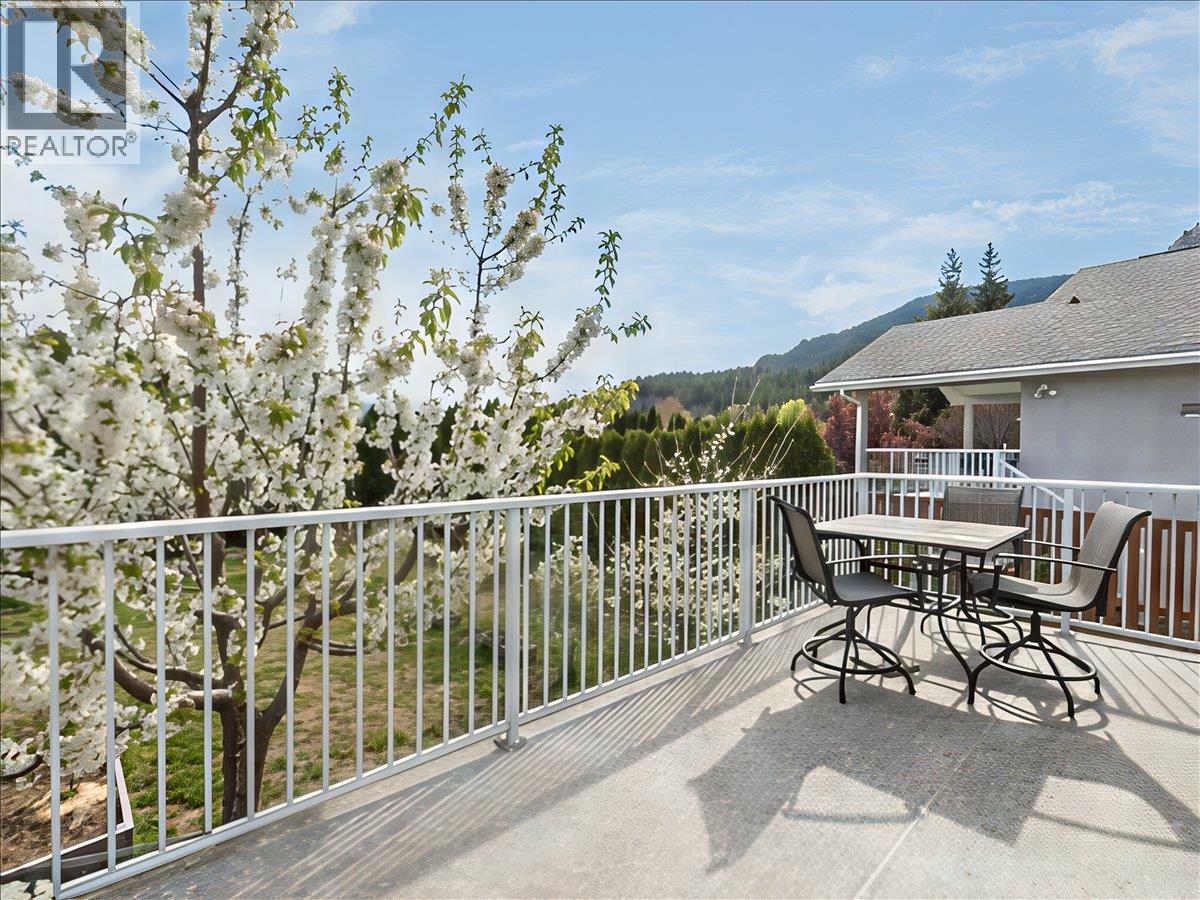 1486 37th Street, Castlegar, British Columbia  V1N 4J5 - Photo 13 - 10384575