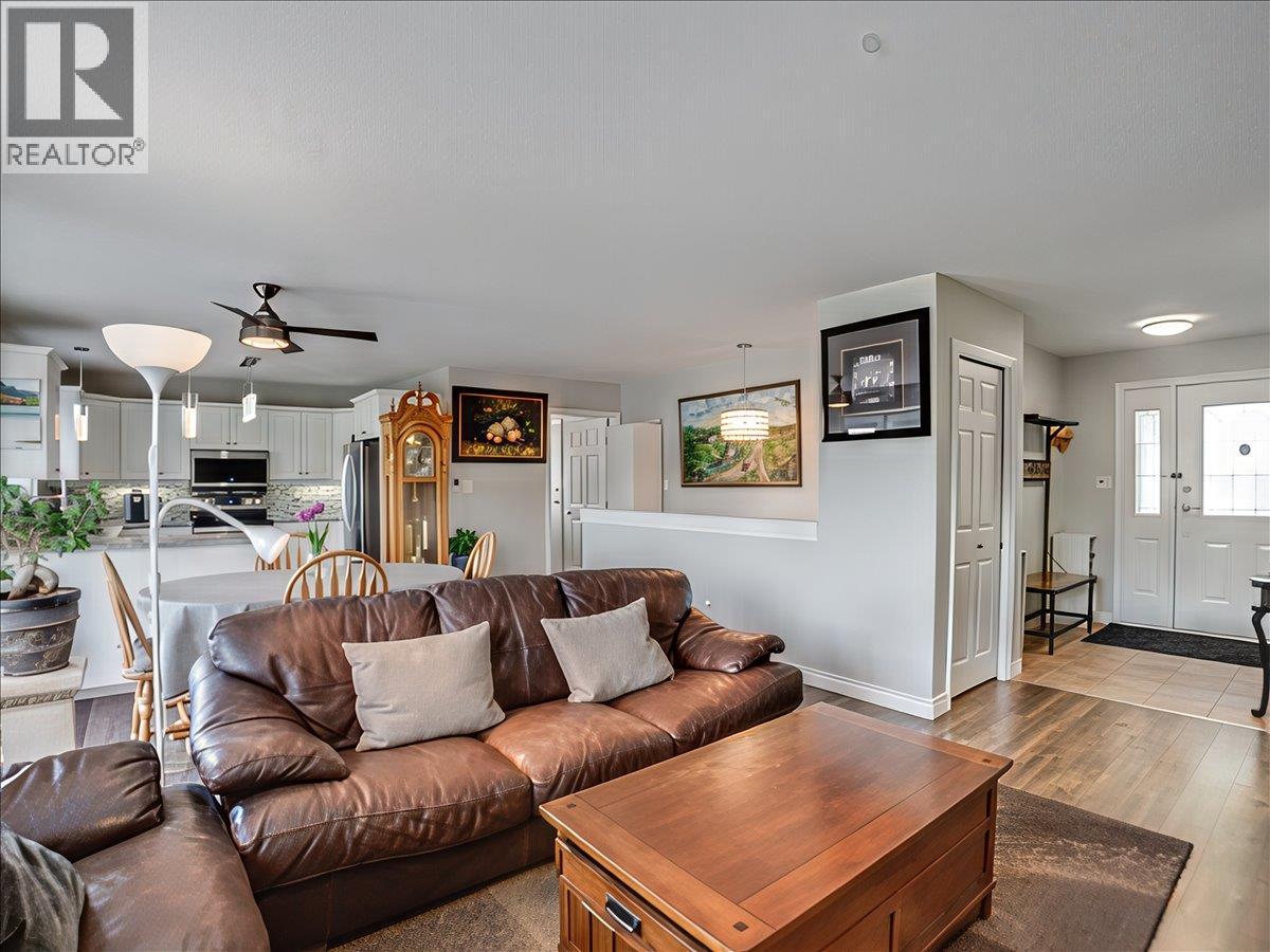 1486 37th Street, Castlegar, British Columbia  V1N 4J5 - Photo 18 - 10384575
