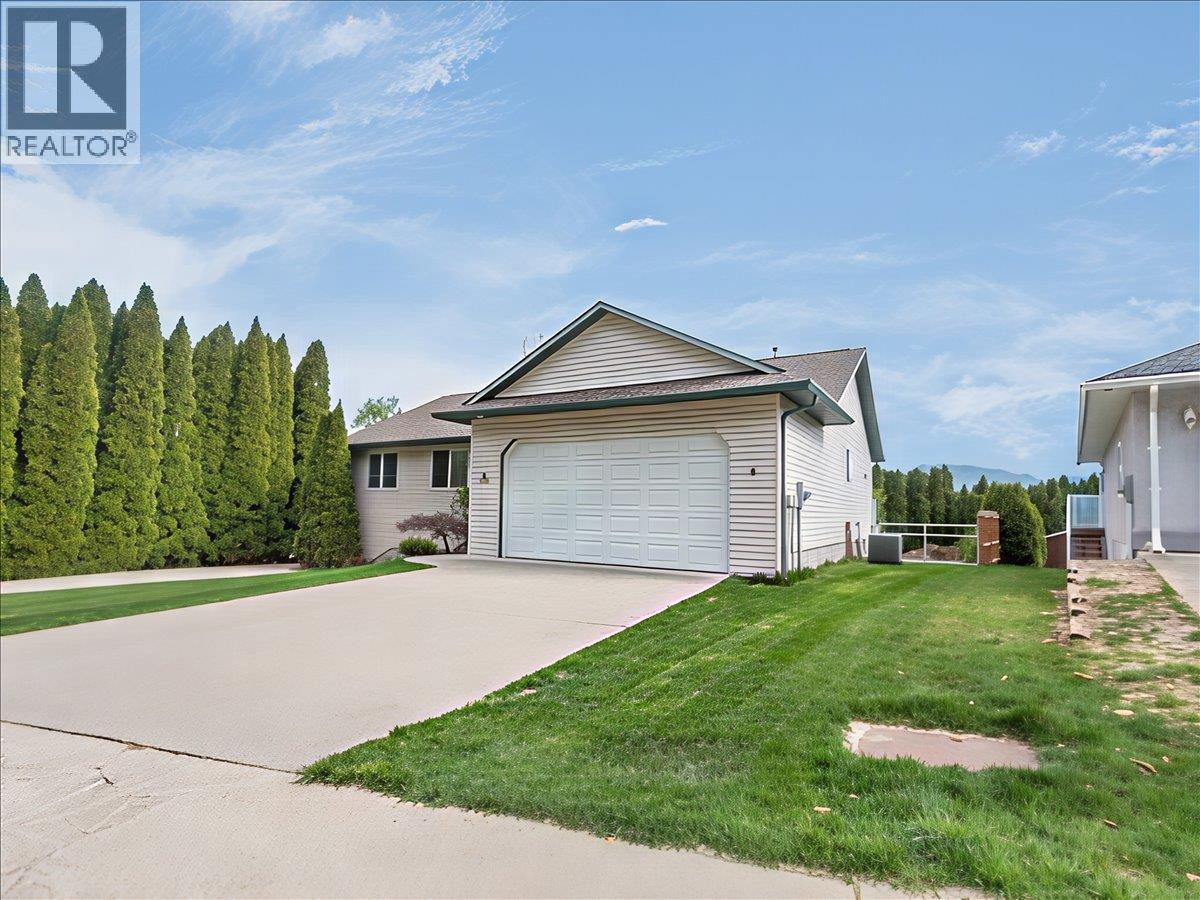1486 37th Street, Castlegar, British Columbia  V1N 4J5 - Photo 2 - 10384575