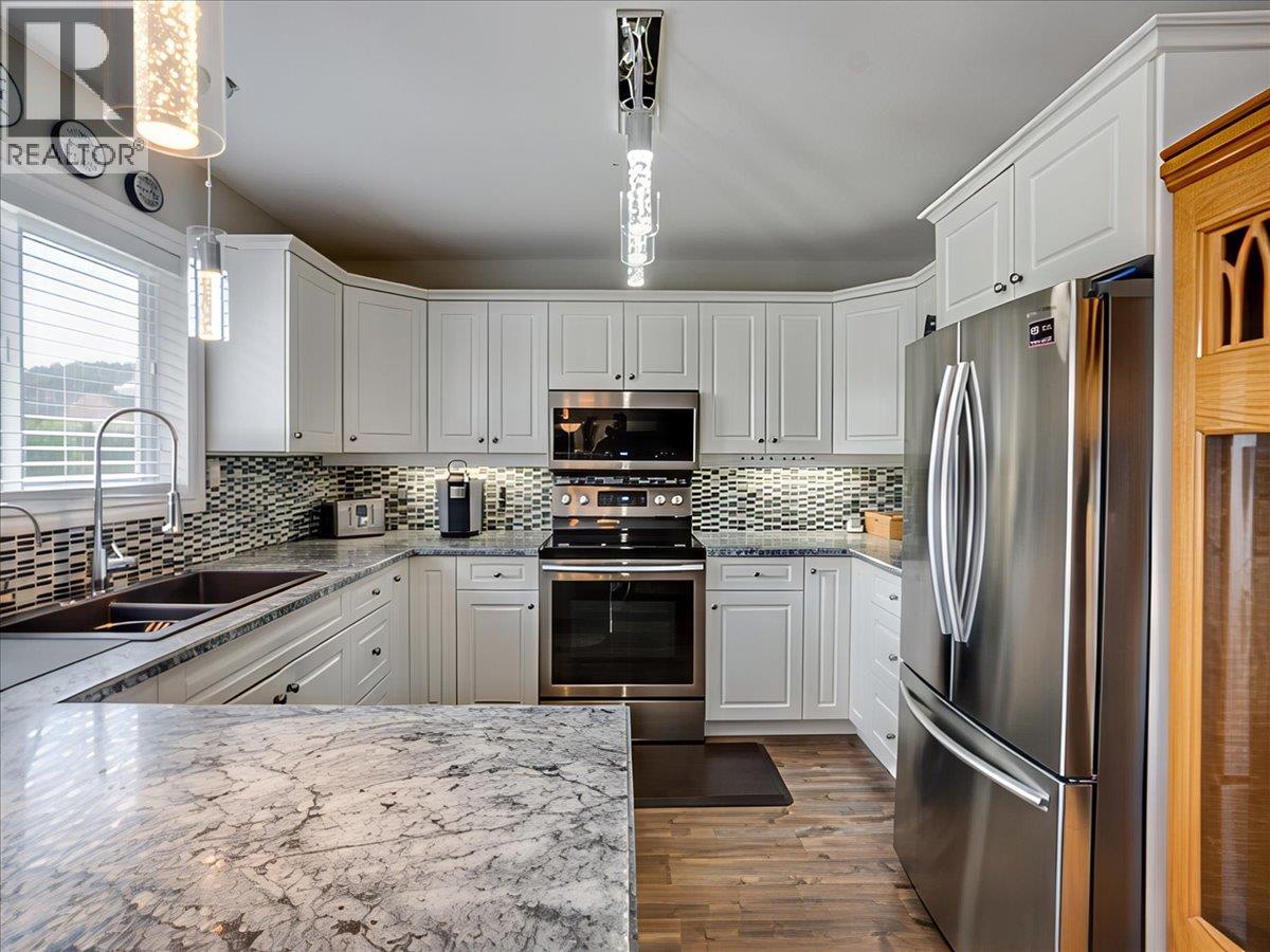 1486 37th Street, Castlegar, British Columbia  V1N 4J5 - Photo 27 - 10384575