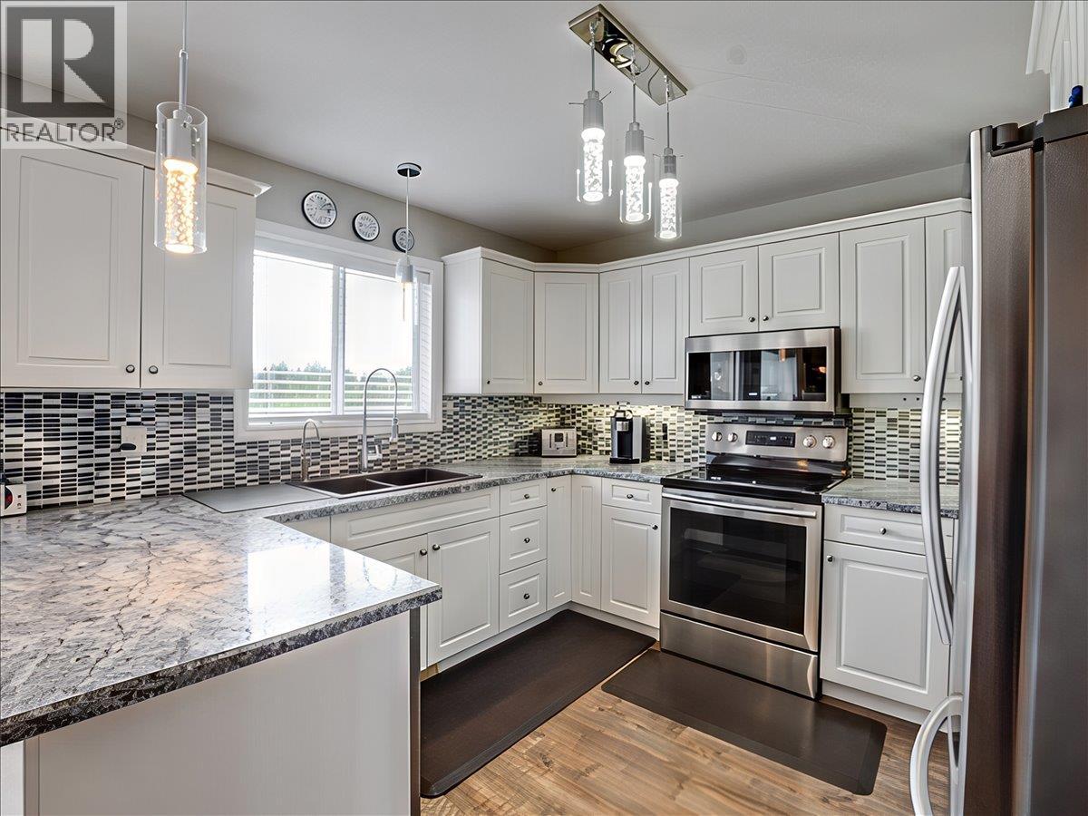 1486 37th Street, Castlegar, British Columbia  V1N 4J5 - Photo 28 - 10384575