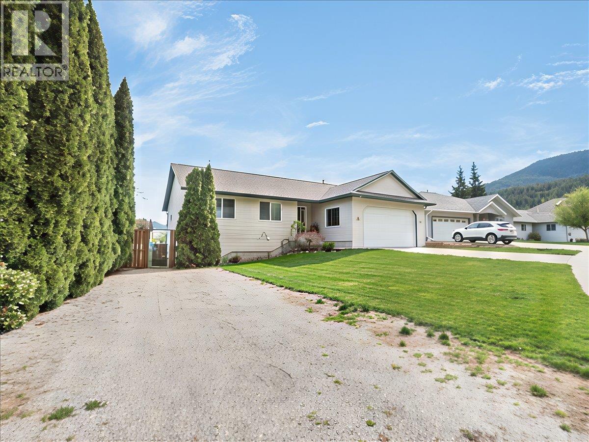 1486 37th Street, Castlegar, British Columbia  V1N 4J5 - Photo 3 - 10384575