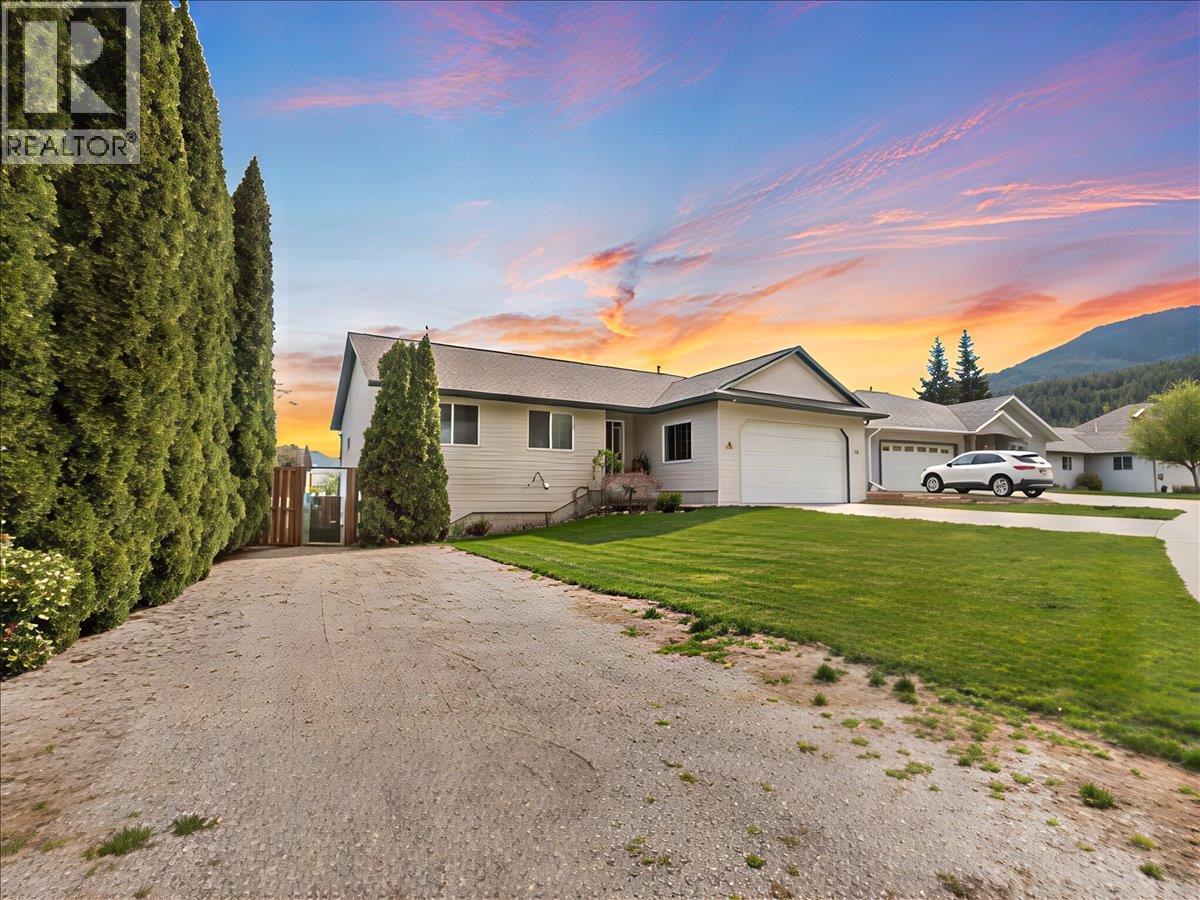 1486 37th Street, Castlegar, British Columbia  V1N 4J5 - Photo 4 - 10384575