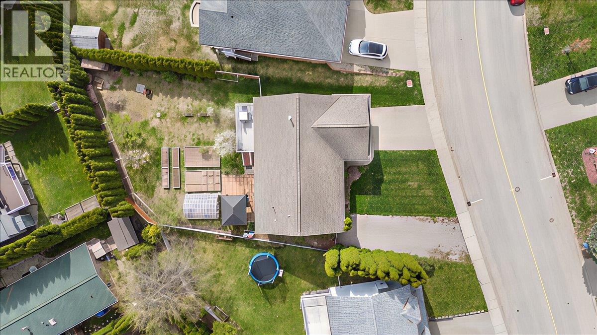 1486 37th Street, Castlegar, British Columbia  V1N 4J5 - Photo 5 - 10384575