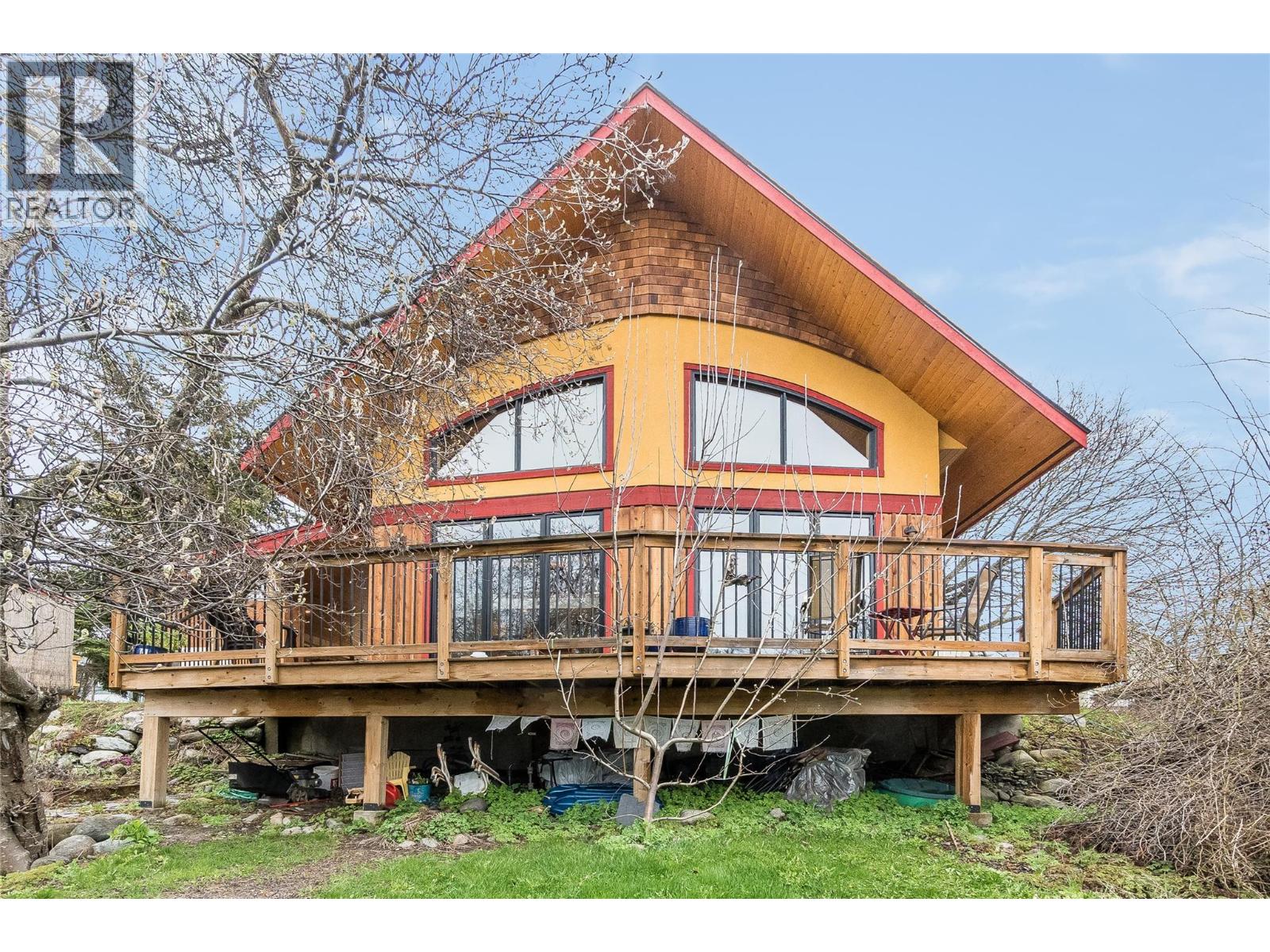 338 C Avenue, kaslo, British Columbia