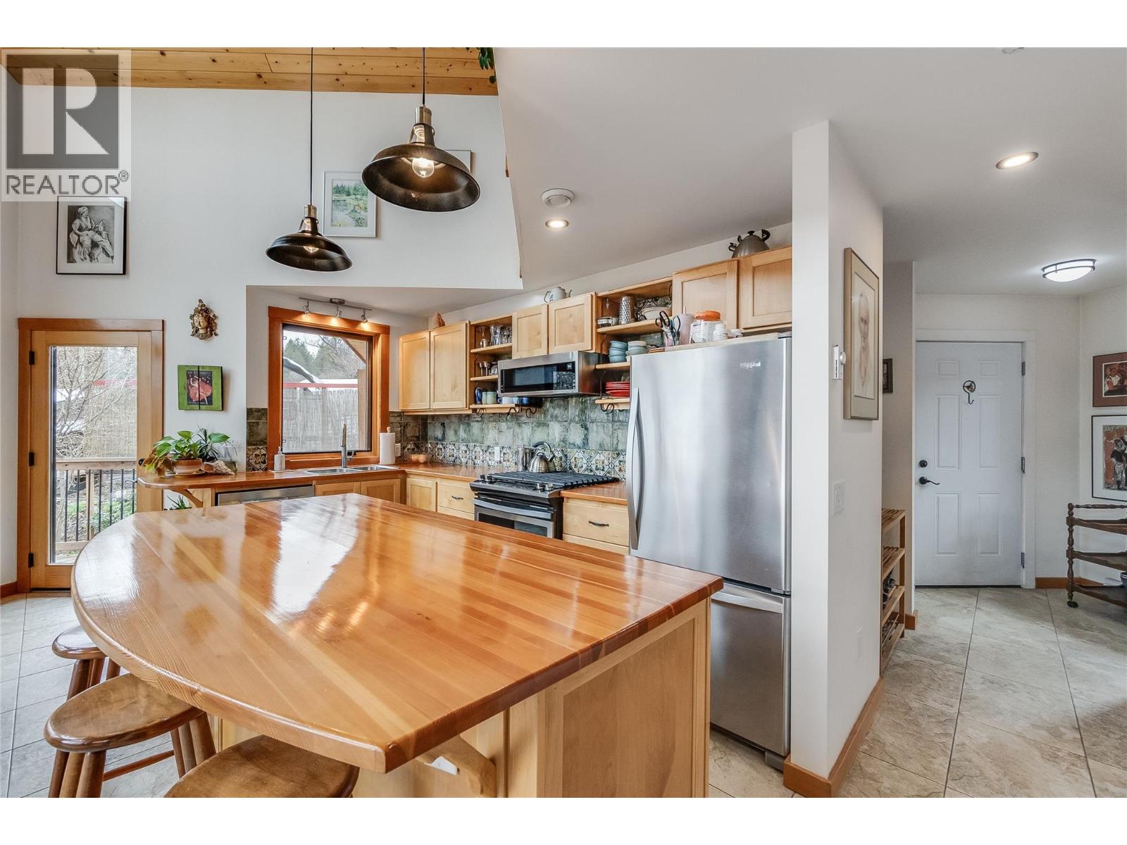 338 C Avenue, Kaslo, British Columbia  V0G 1M0 - Photo 14 - 10383909