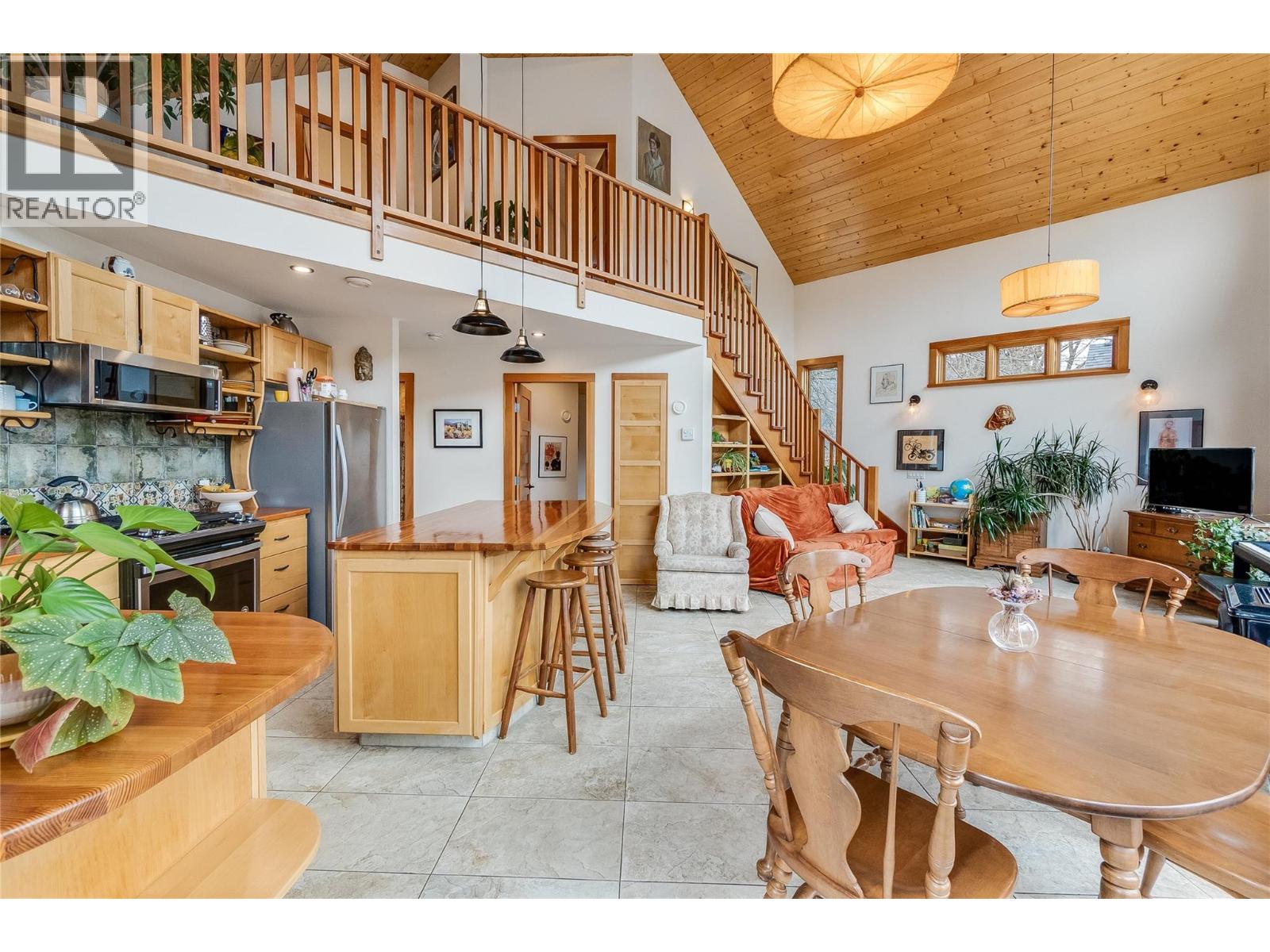 338 C Avenue, Kaslo, British Columbia  V0G 1M0 - Photo 15 - 10383909