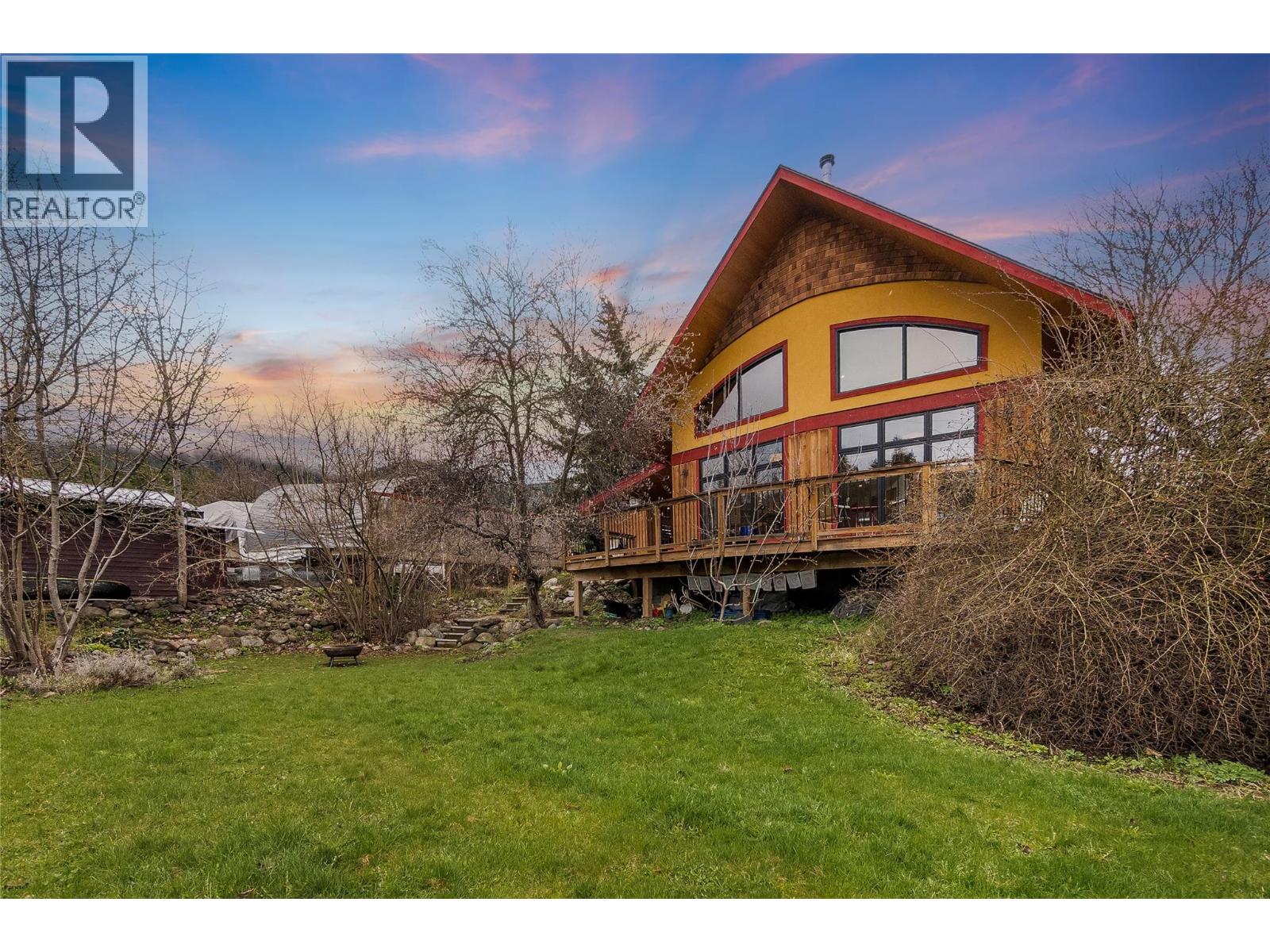 338 C Avenue, Kaslo, British Columbia  V0G 1M0 - Photo 2 - 10383909