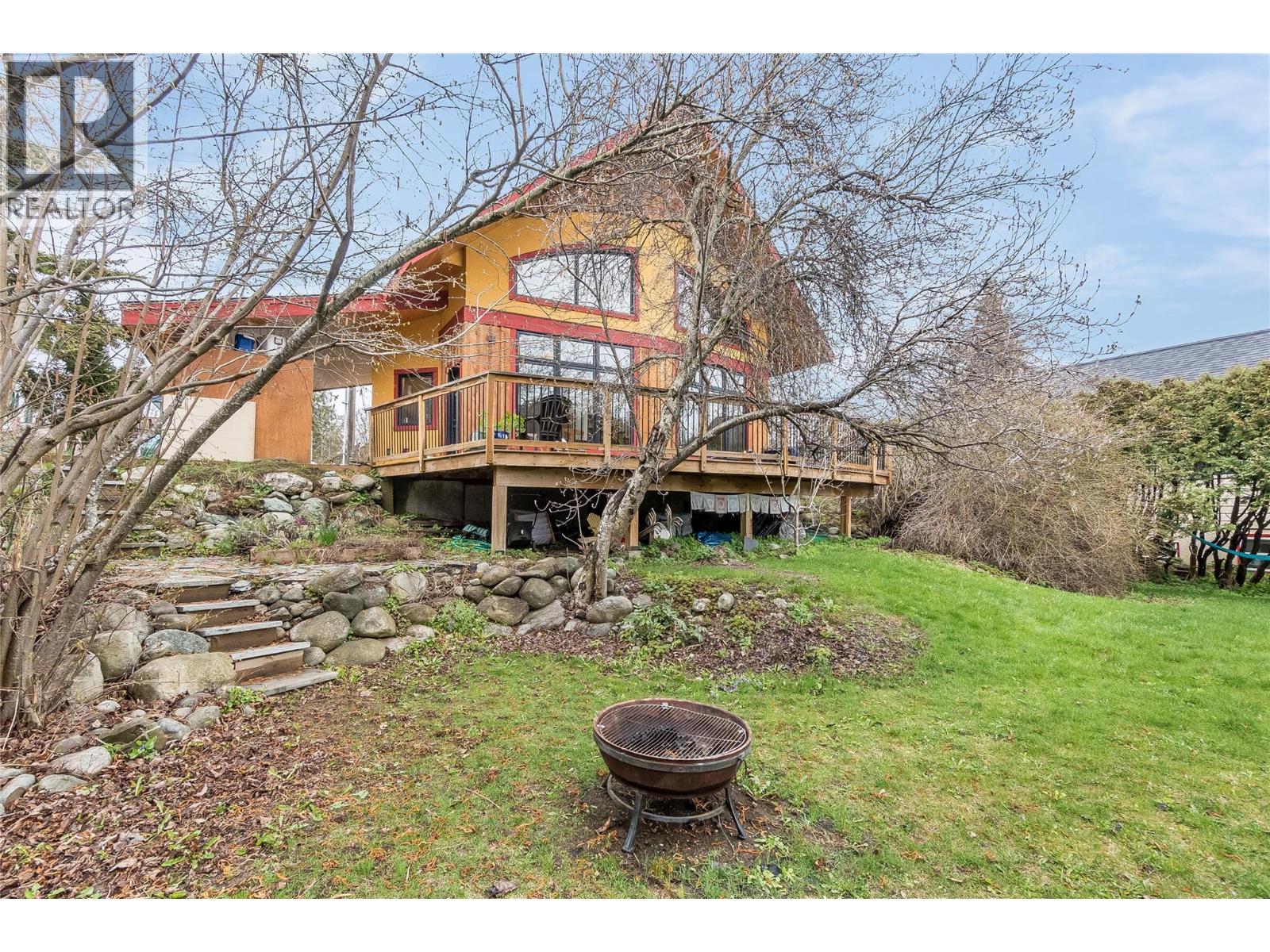 338 C Avenue, Kaslo, British Columbia  V0G 1M0 - Photo 3 - 10383909
