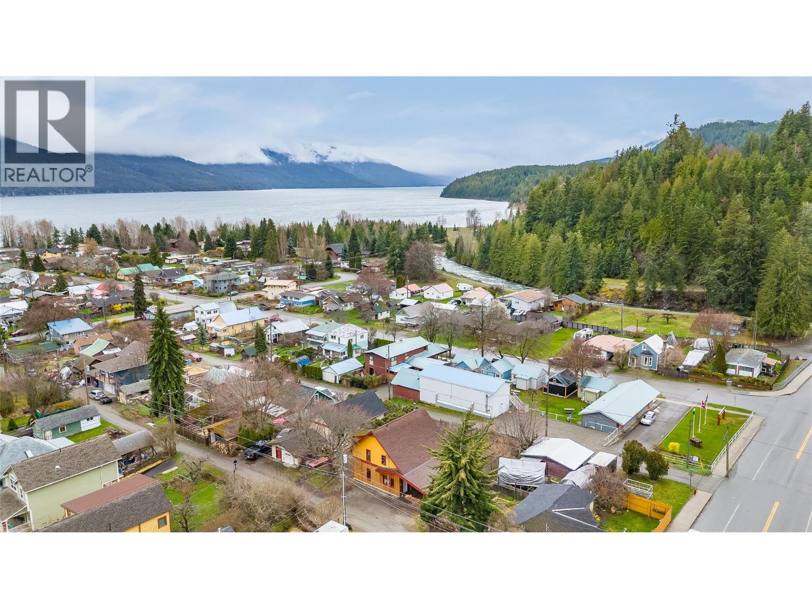 338 C Avenue, Kaslo, British Columbia  V0G 1M0 - Photo 4 - 10383909