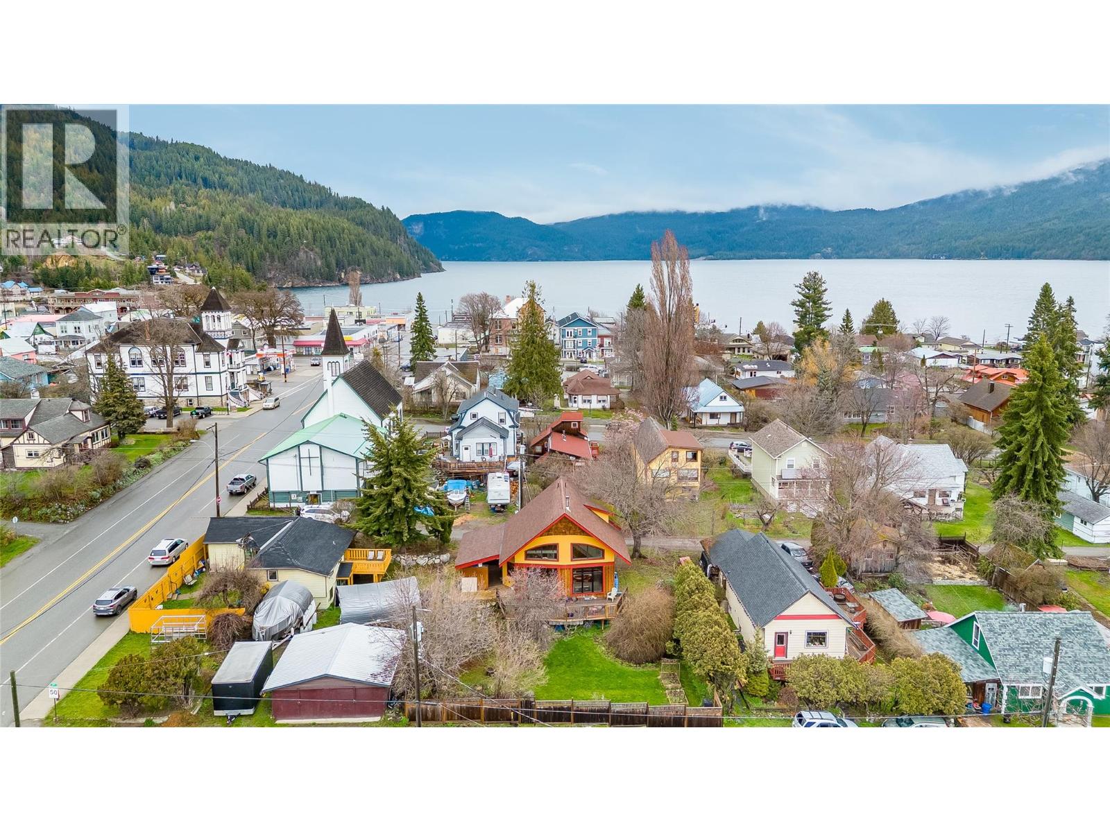 338 C Avenue, Kaslo, British Columbia  V0G 1M0 - Photo 6 - 10383909