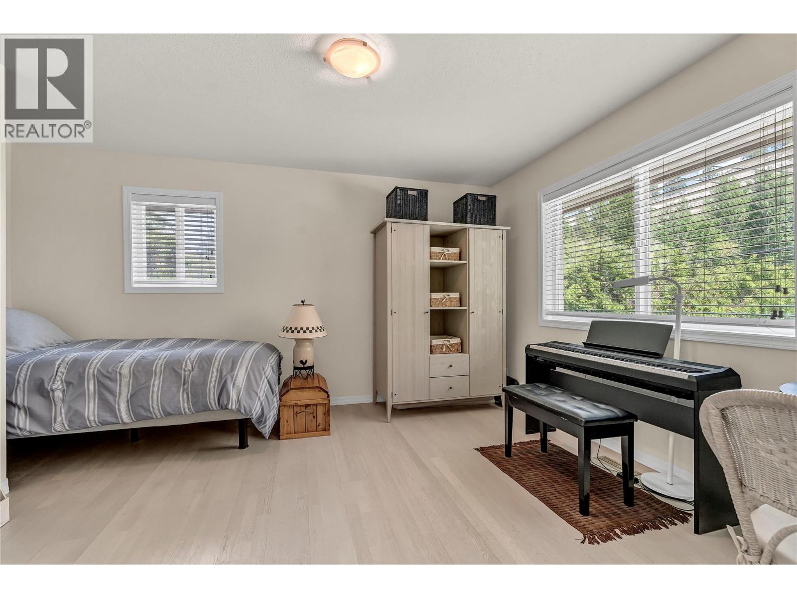 4597 Lakeside Road, Penticton, British Columbia  V2A 8W4 - Photo 38 - 10384842