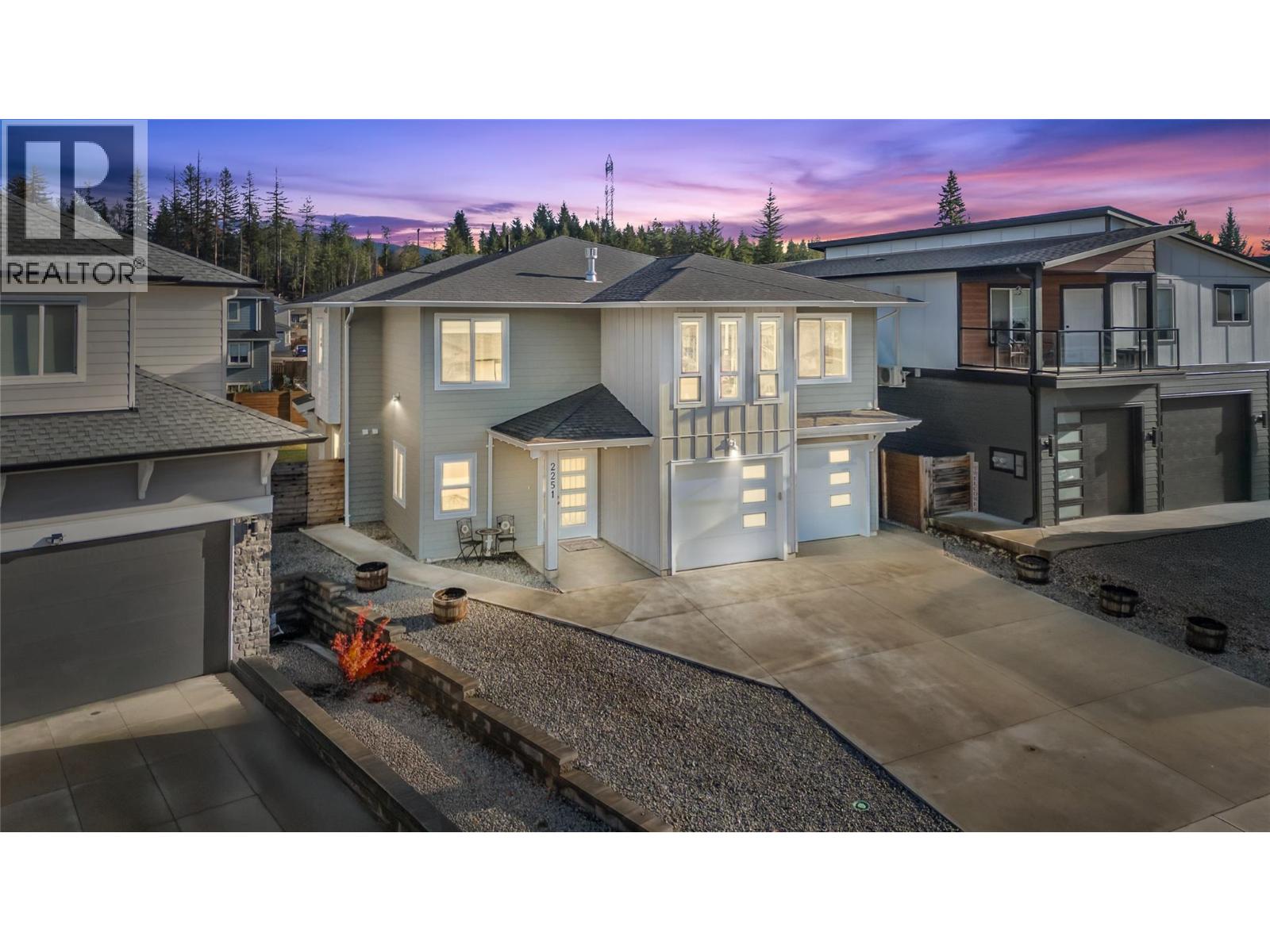 2251 14 Avenue SE, salmon arm, British Columbia