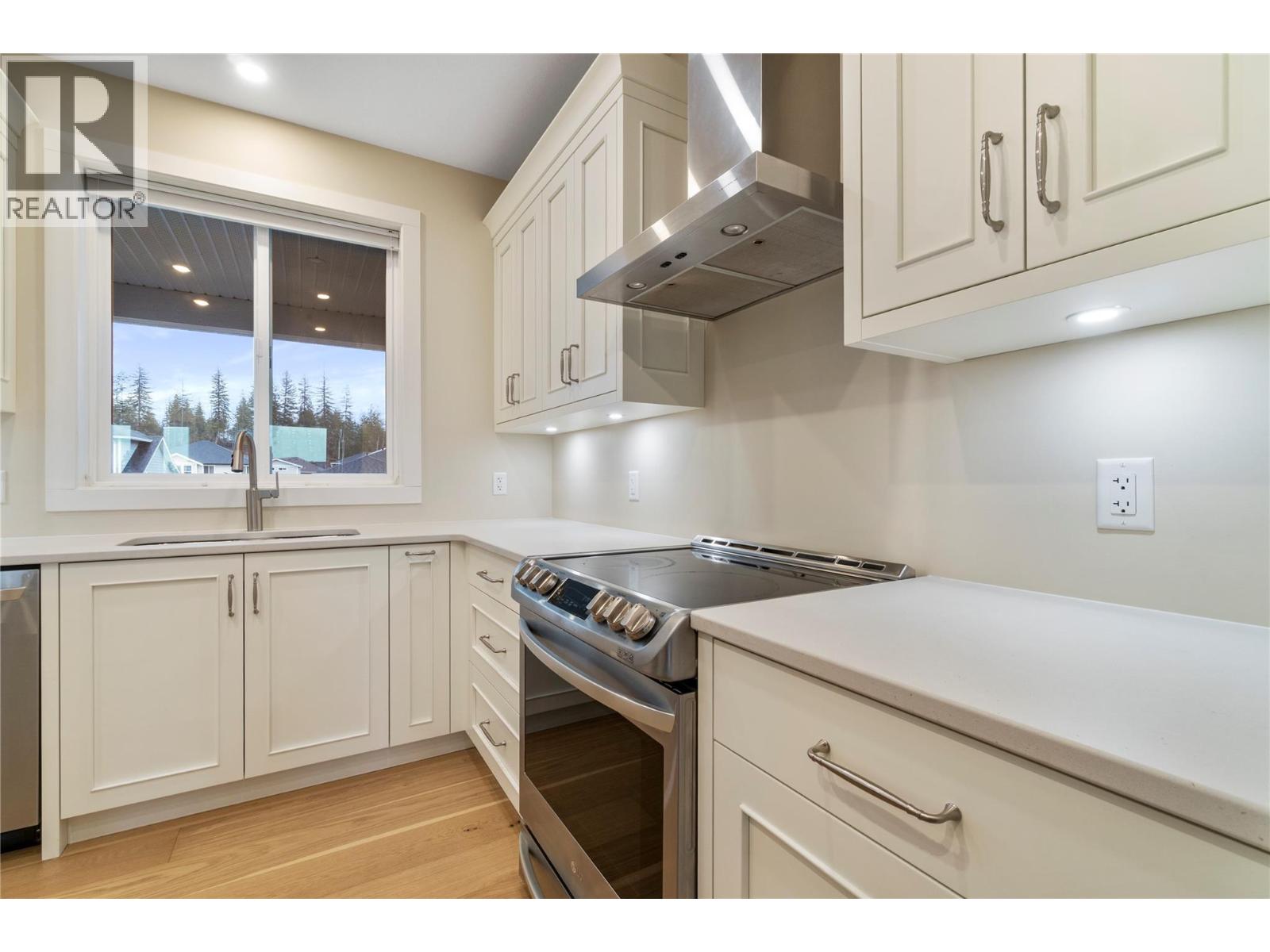 2251 14 Avenue Se, Salmon Arm, British Columbia  V1E 0E7 - Photo 18 - 10384767