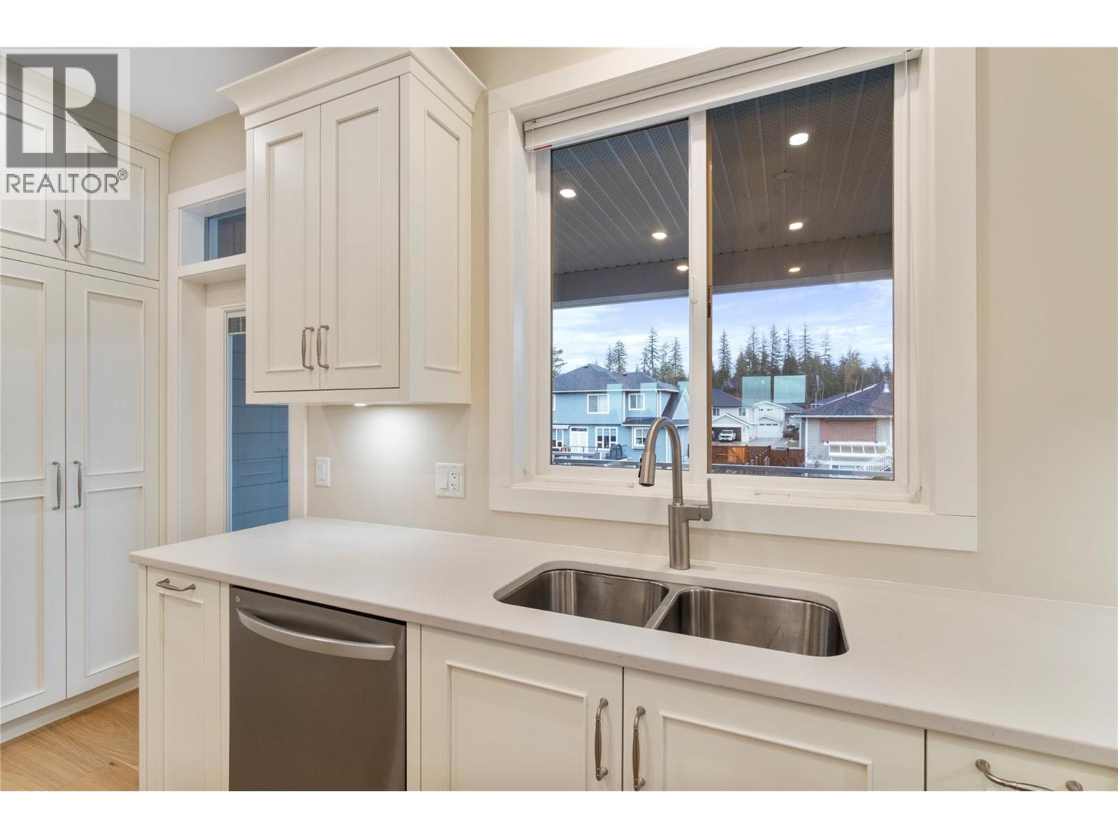 2251 14 Avenue Se, Salmon Arm, British Columbia  V1E 0E7 - Photo 19 - 10384767
