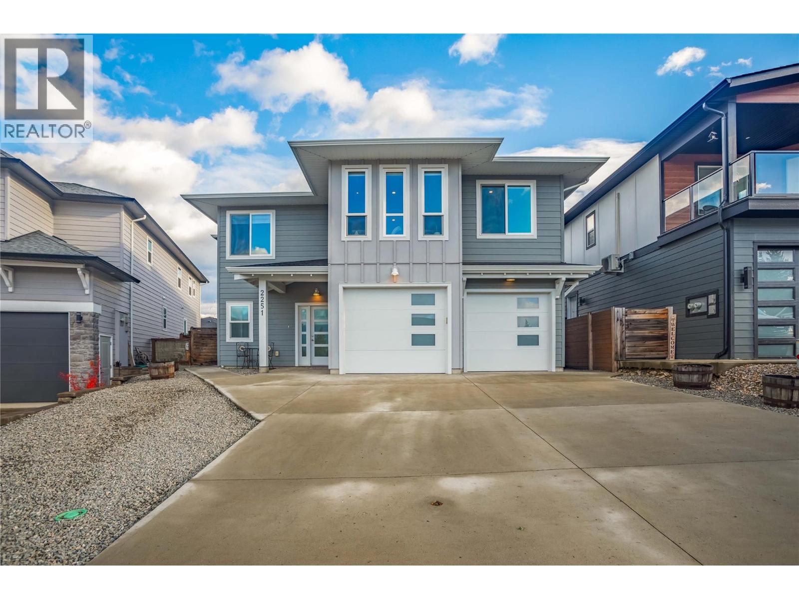 2251 14 Avenue Se, Salmon Arm, British Columbia  V1E 0E7 - Photo 2 - 10384767