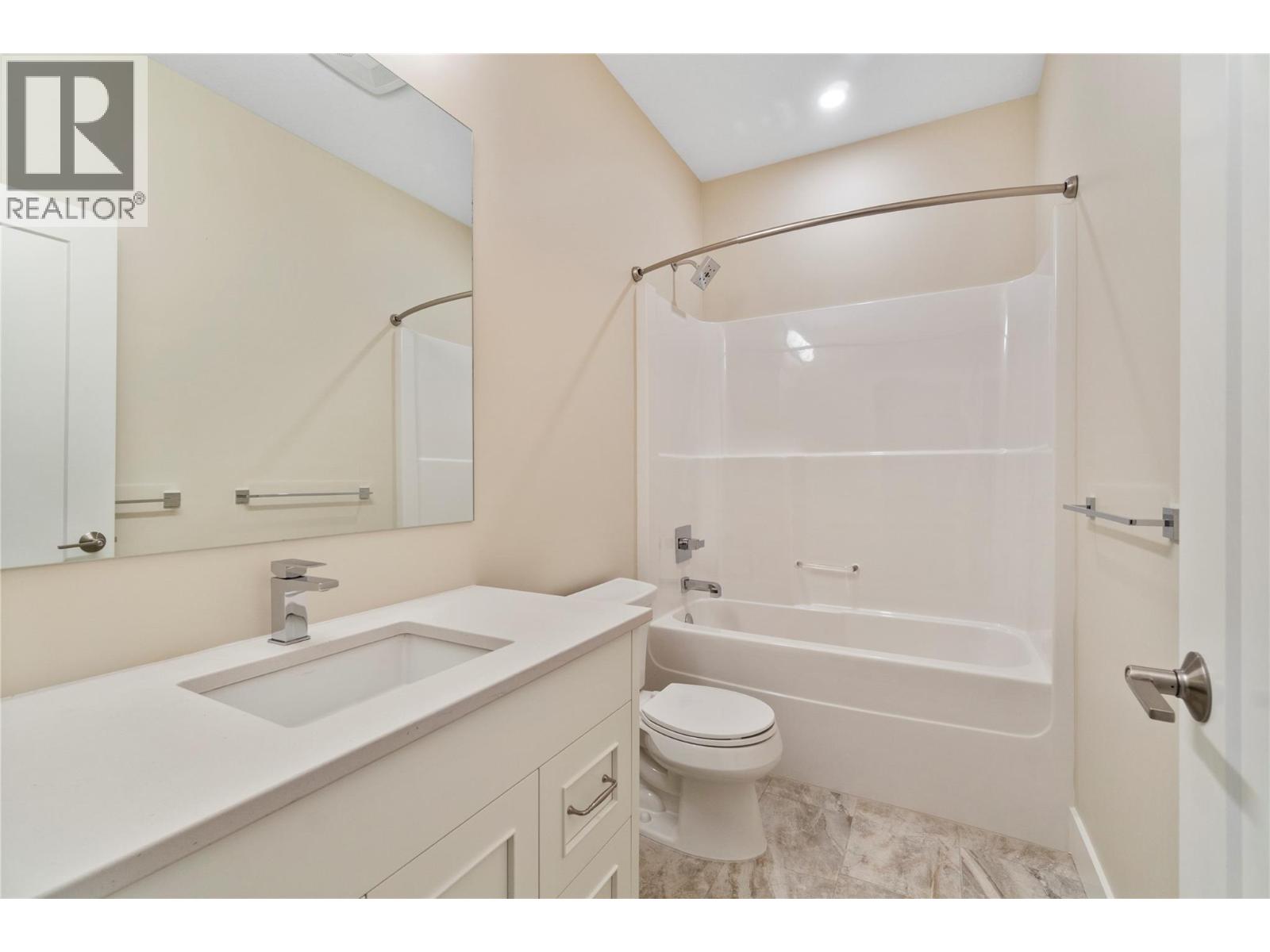 2251 14 Avenue Se, Salmon Arm, British Columbia  V1E 0E7 - Photo 37 - 10384767