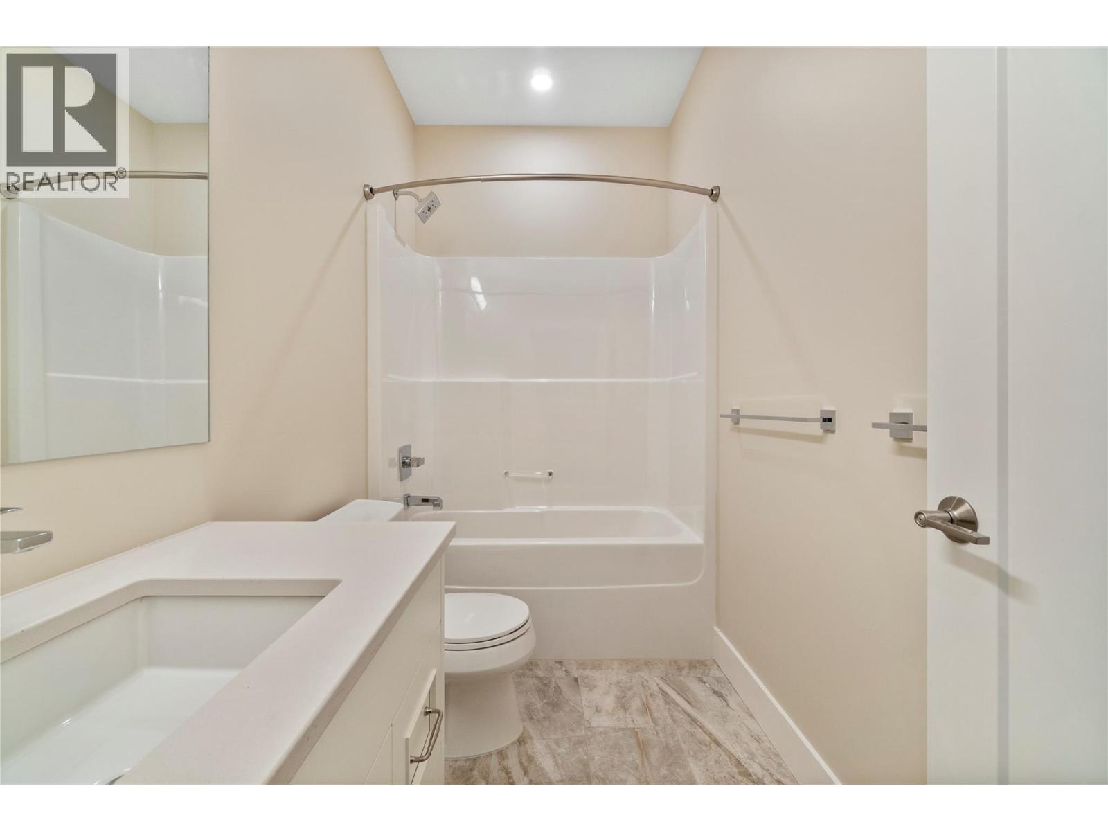 2251 14 Avenue Se, Salmon Arm, British Columbia  V1E 0E7 - Photo 38 - 10384767