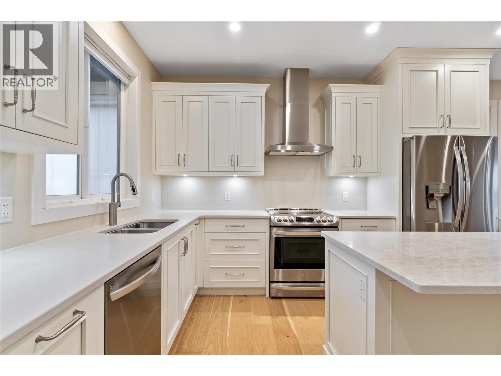 2251 14 Avenue Se, Salmon Arm, British Columbia  V1E 0E7 - Photo 4 - 10384767