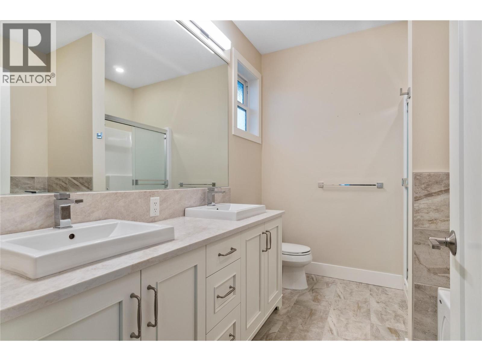 2251 14 Avenue Se, Salmon Arm, British Columbia  V1E 0E7 - Photo 43 - 10384767