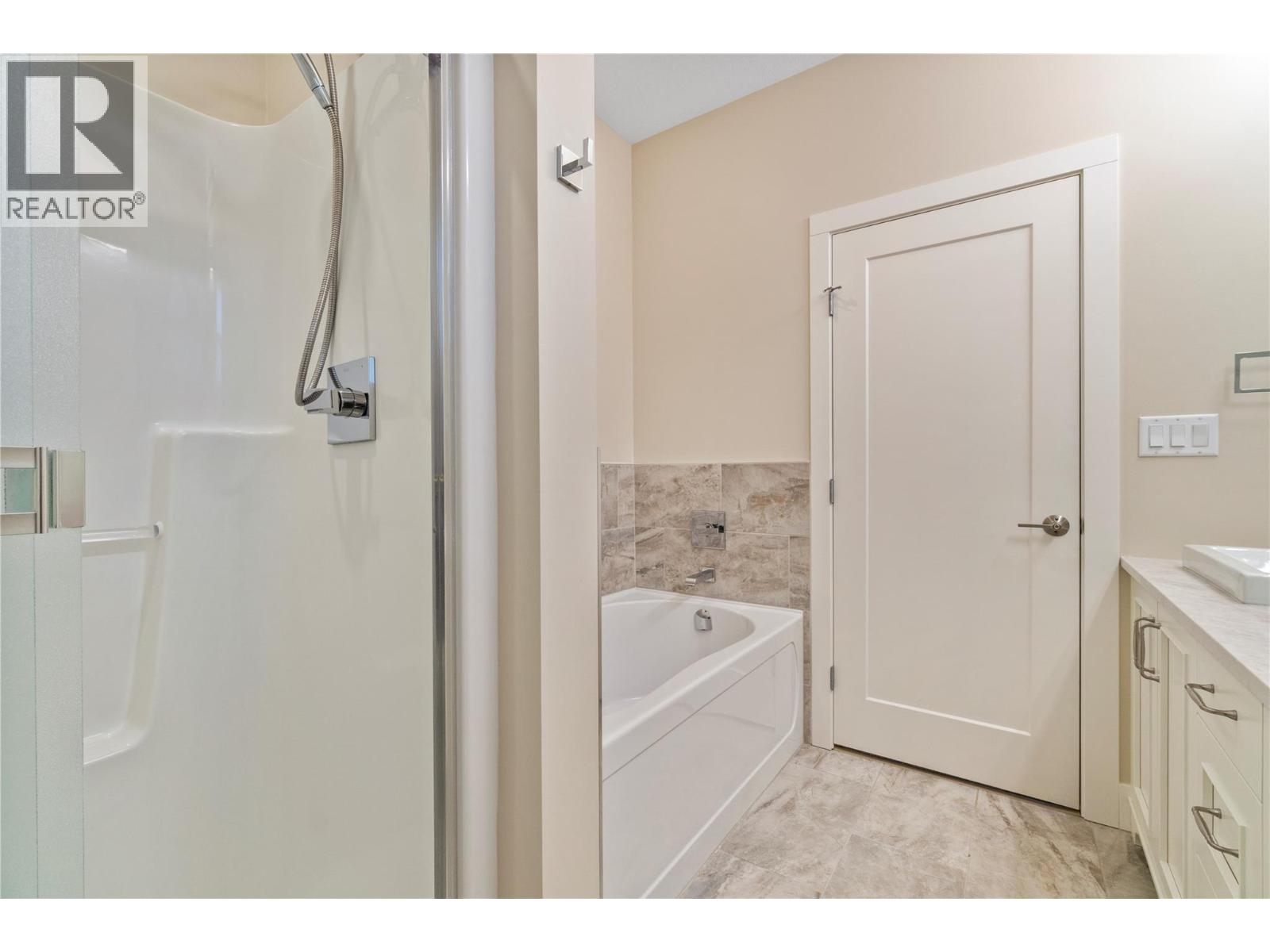 2251 14 Avenue Se, Salmon Arm, British Columbia  V1E 0E7 - Photo 46 - 10384767