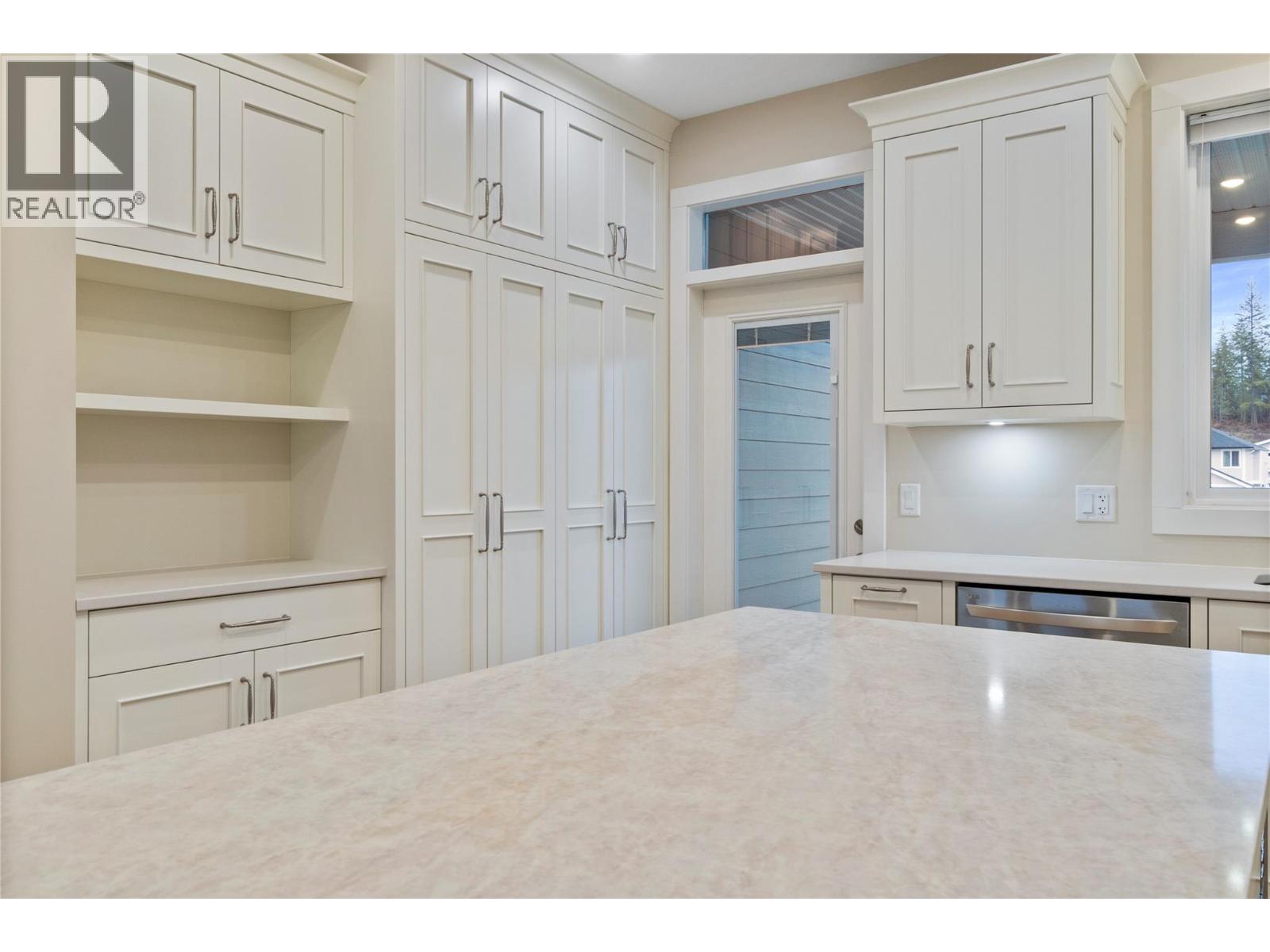 2251 14 Avenue Se, Salmon Arm, British Columbia  V1E 0E7 - Photo 6 - 10384767