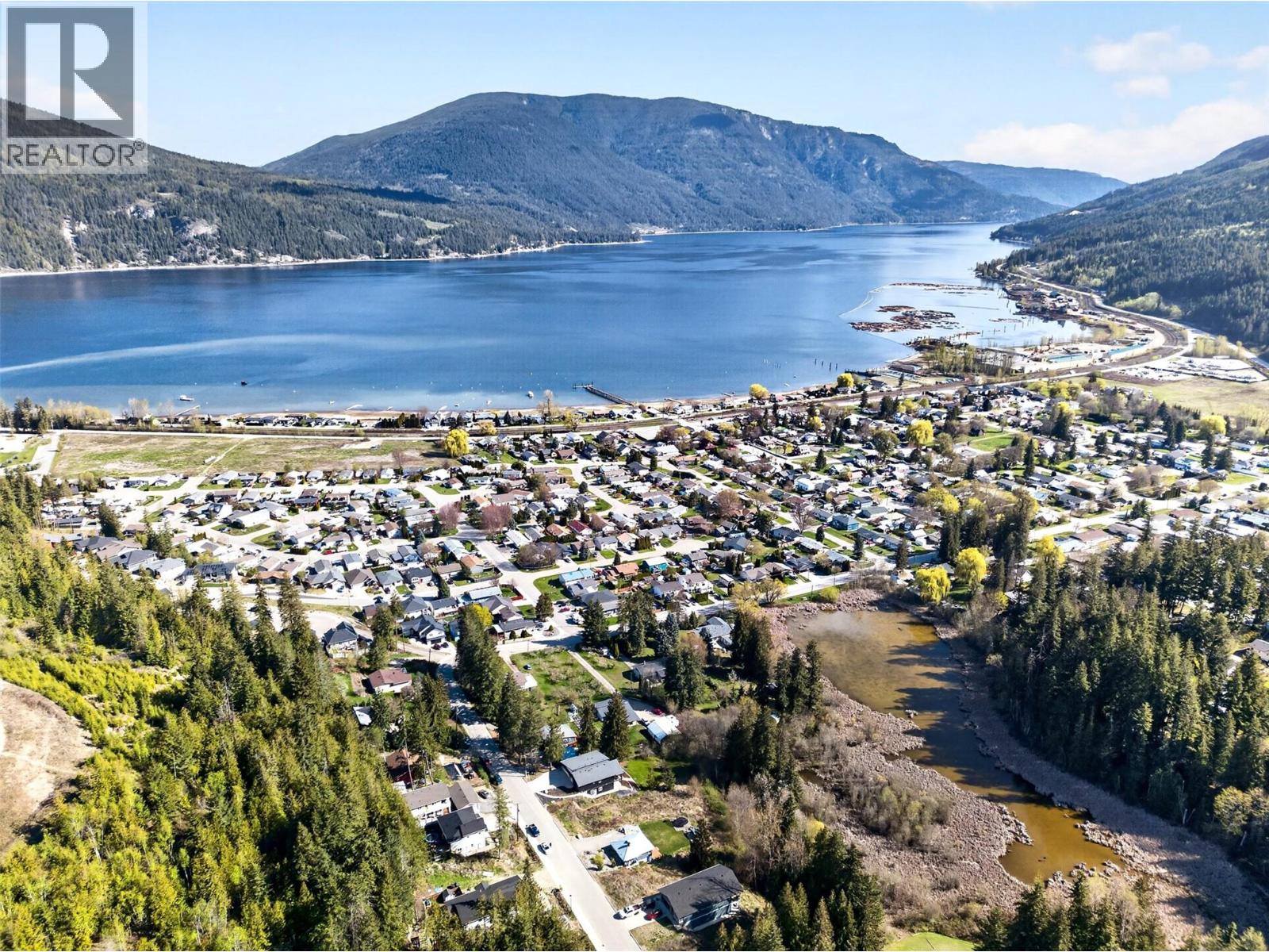 6841 46 Street Ne, Salmon Arm, British Columbia  V0E 1K0 - Photo 4 - 10384481