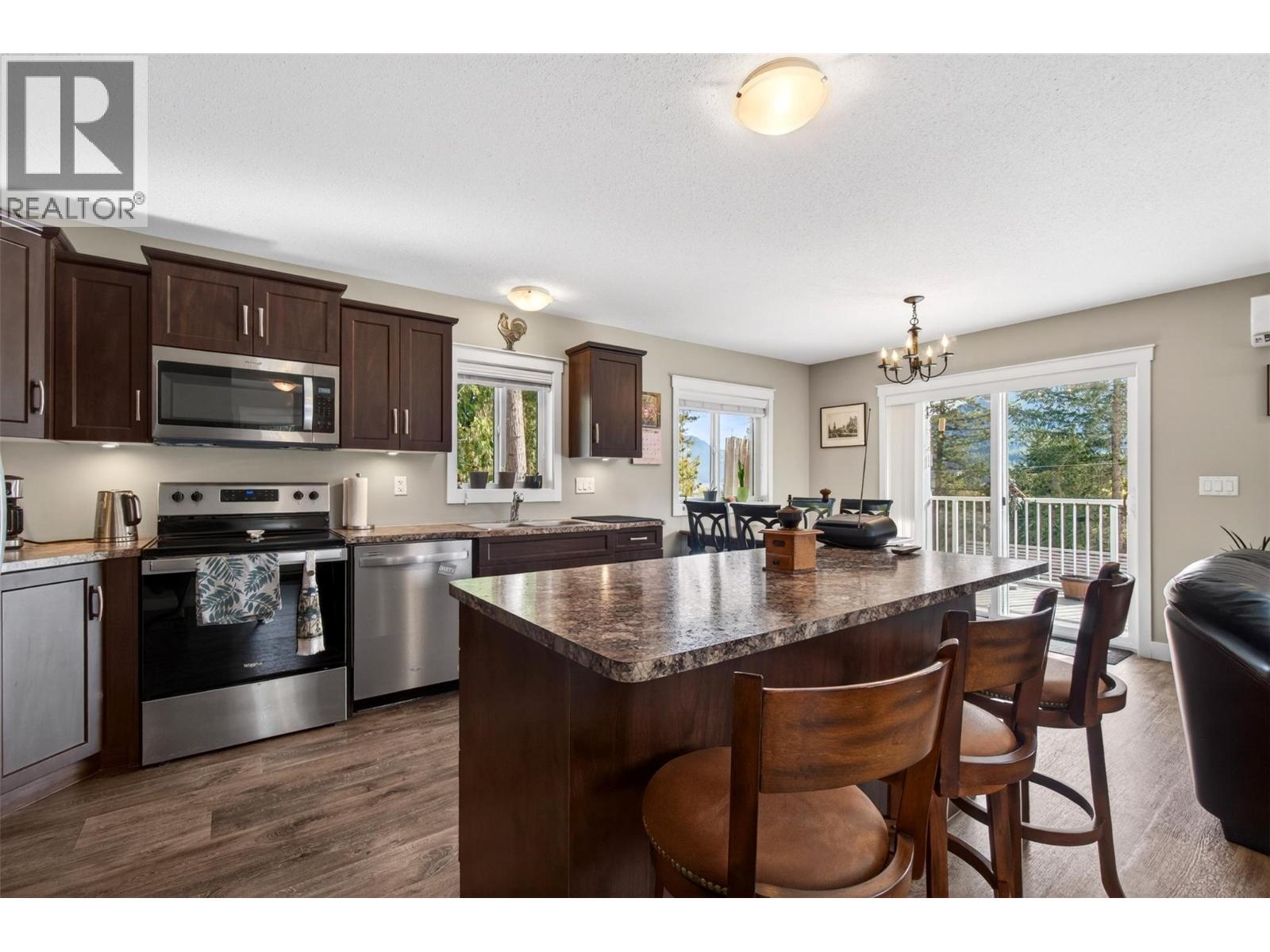 6841 46 Street Ne, Salmon Arm, British Columbia  V0E 1K0 - Photo 5 - 10384481