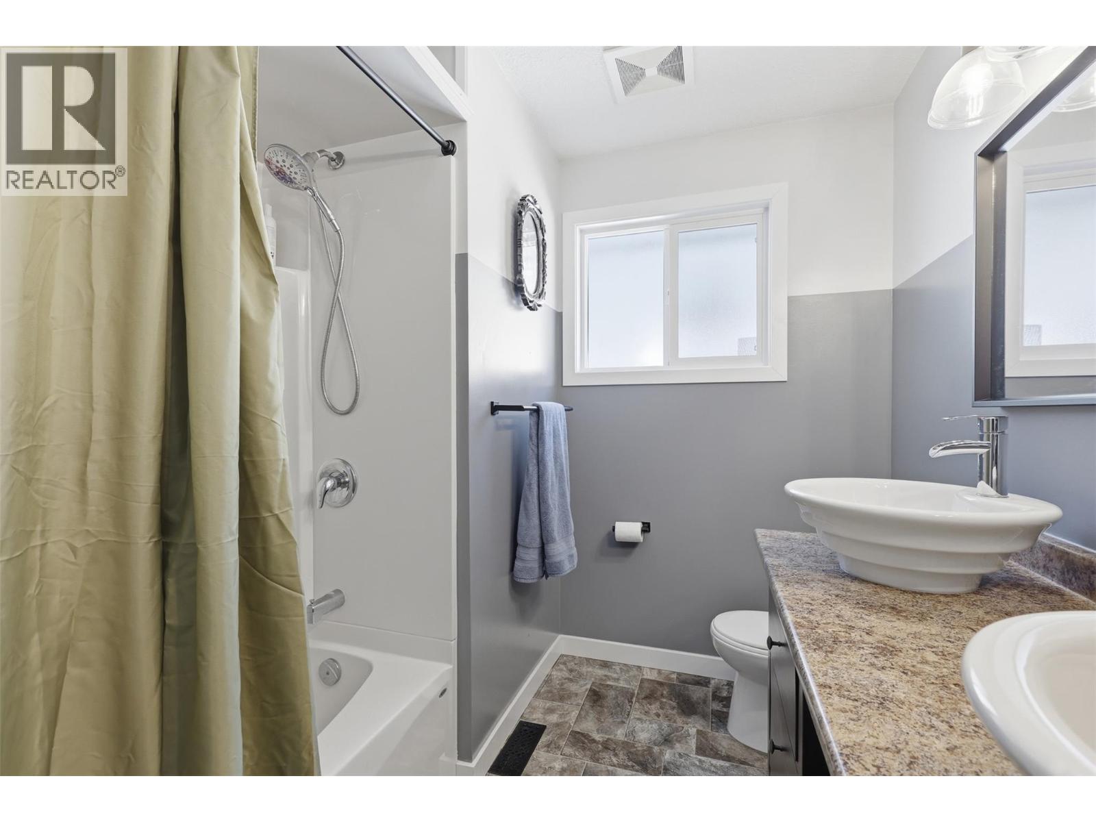 1572 Mt Dufferin Drive, Kamloops, British Columbia  V2E 1A2 - Photo 16 - 10384827