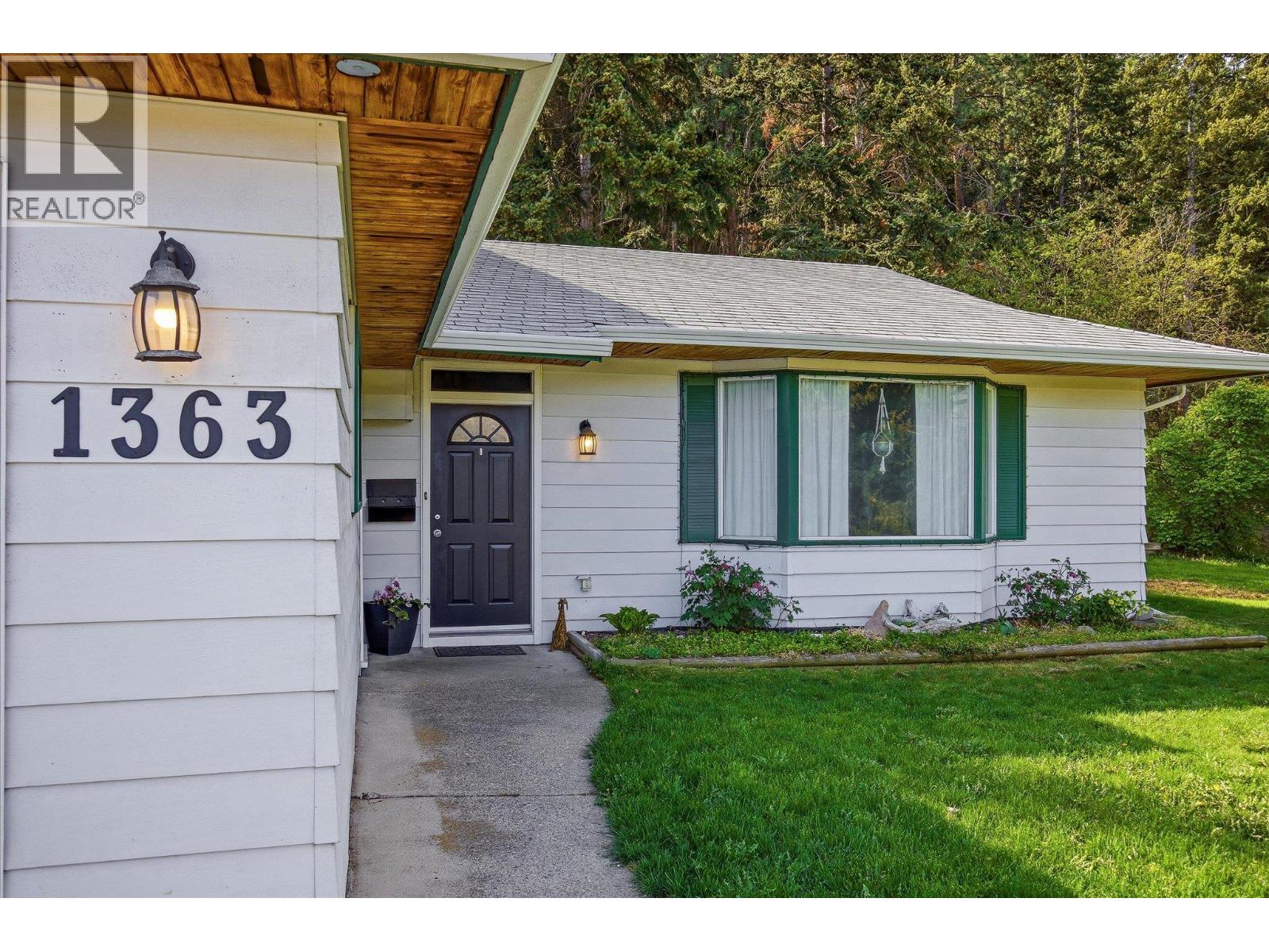 1363 Ponderosa Road, West Kelowna, British Columbia  V1Z 1M8 - Photo 3 - 10384805