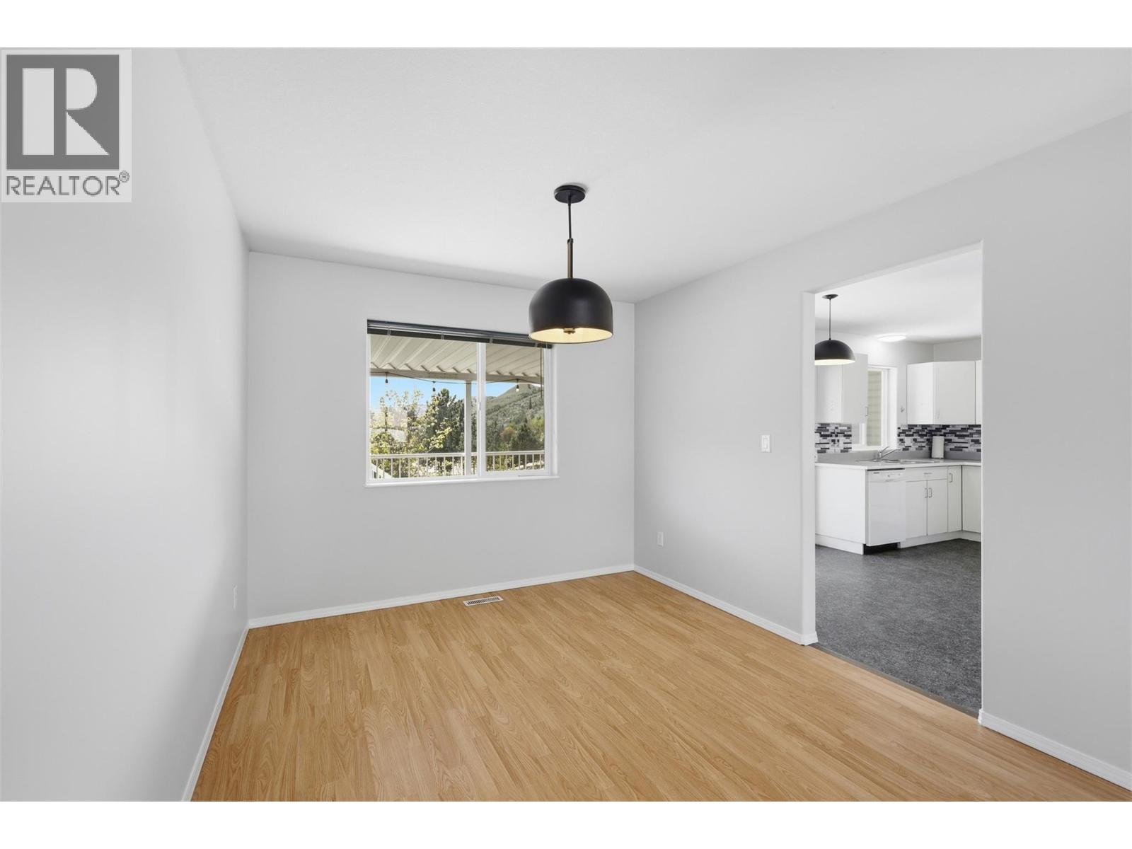 983 Bebek Road, Kamloops, British Columbia  V2B 2P2 - Photo 7 - 10384509