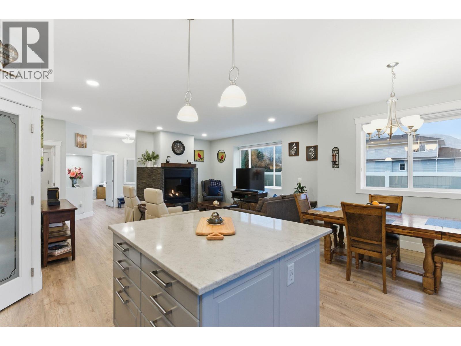 402 11 Avenue, Keremeos, British Columbia  V0X 1N3 - Photo 9 - 10384859