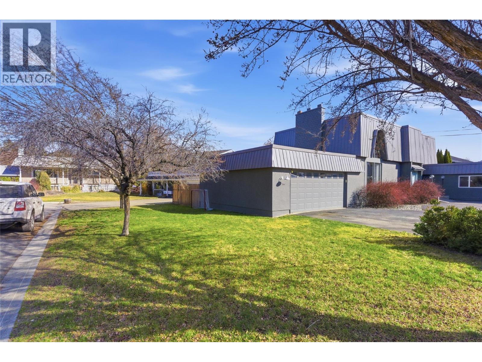 1756 Clifford Avenue, Kamloops, British Columbia  V2B 4G6 - Photo 3 - 10384779