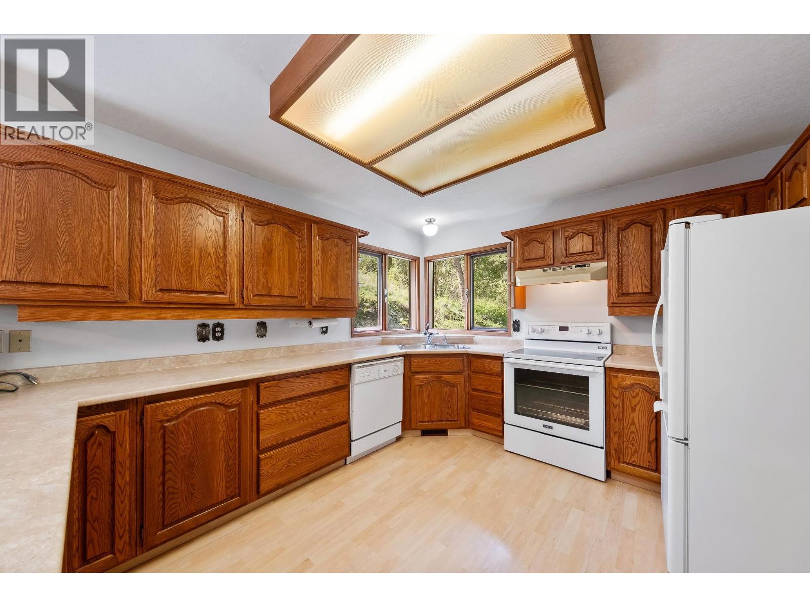 9276 Chinook Road, Vernon, British Columbia  V1H 1K3 - Photo 12 - 10384567