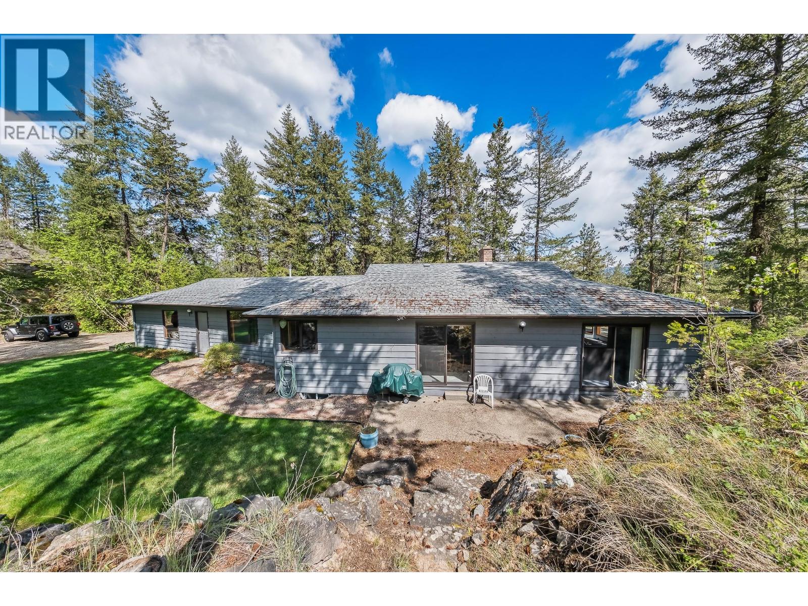 9276 Chinook Road, Vernon, British Columbia  V1H 1K3 - Photo 3 - 10384567
