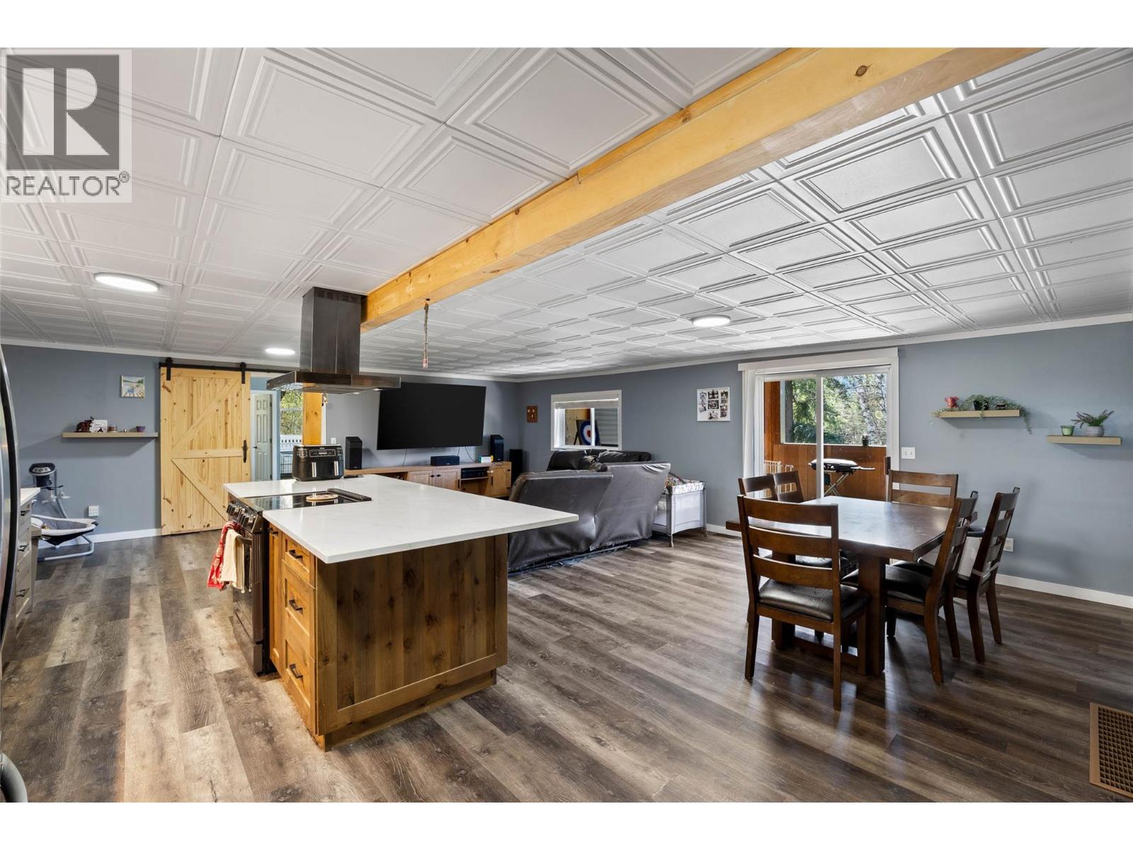 2405 Lloyd Road, Clearwater, British Columbia  V0E 1N1 - Photo 7 - 10384863