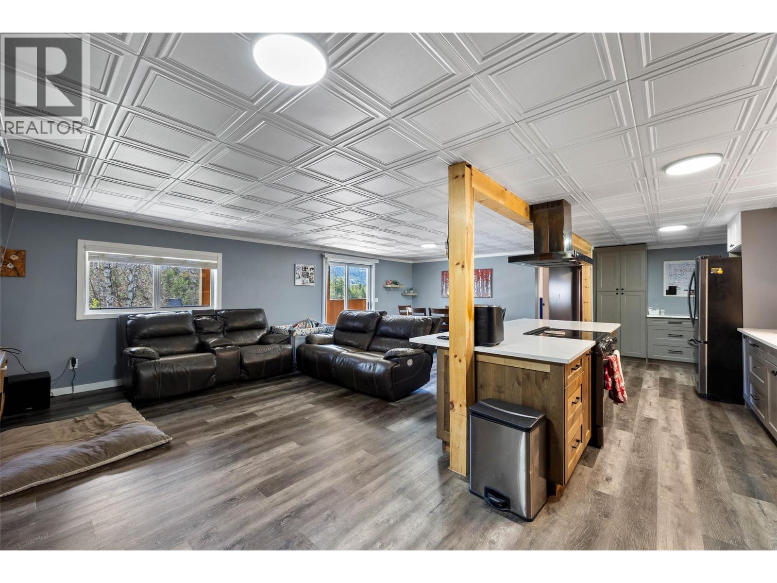 2405 Lloyd Road, Clearwater, British Columbia  V0E 1N1 - Photo 9 - 10384863
