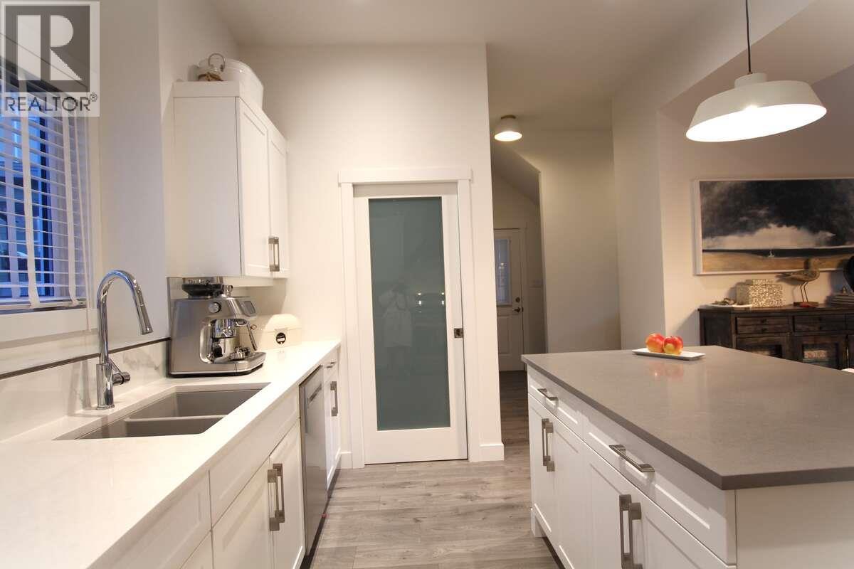 2897 Robinson Road, Lake Country, British Columbia  V4V 1H8 - Photo 6 - 10384875