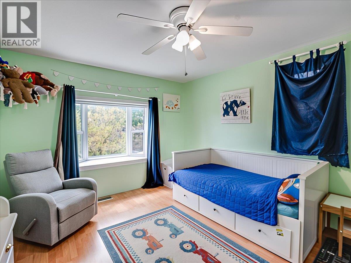8392 Theatre Road, Trail, British Columbia  V1R 4W2 - Photo 19 - 10384808