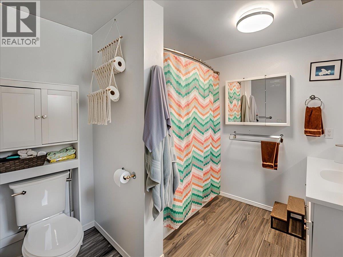 8392 Theatre Road, Trail, British Columbia  V1R 4W2 - Photo 21 - 10384808