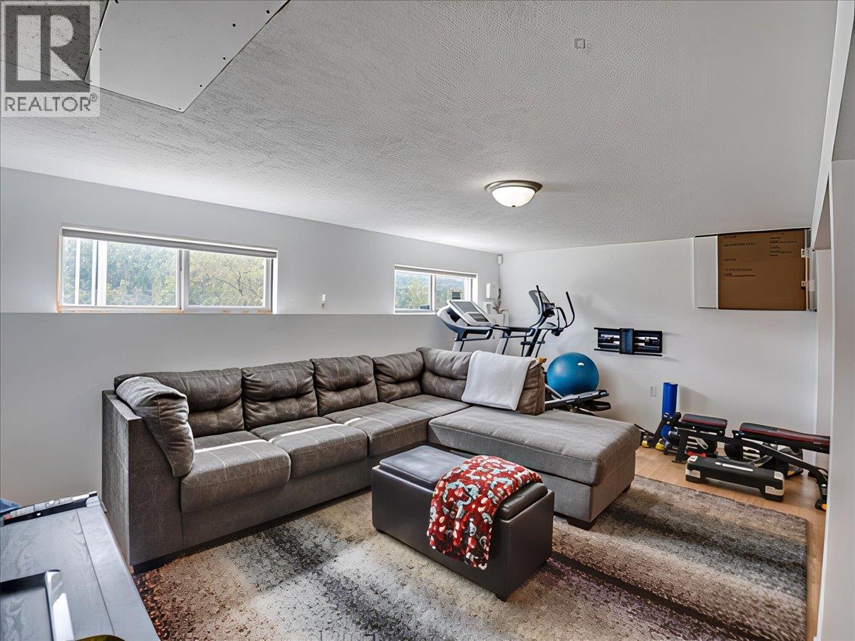 8392 Theatre Road, Trail, British Columbia  V1R 4W2 - Photo 28 - 10384808